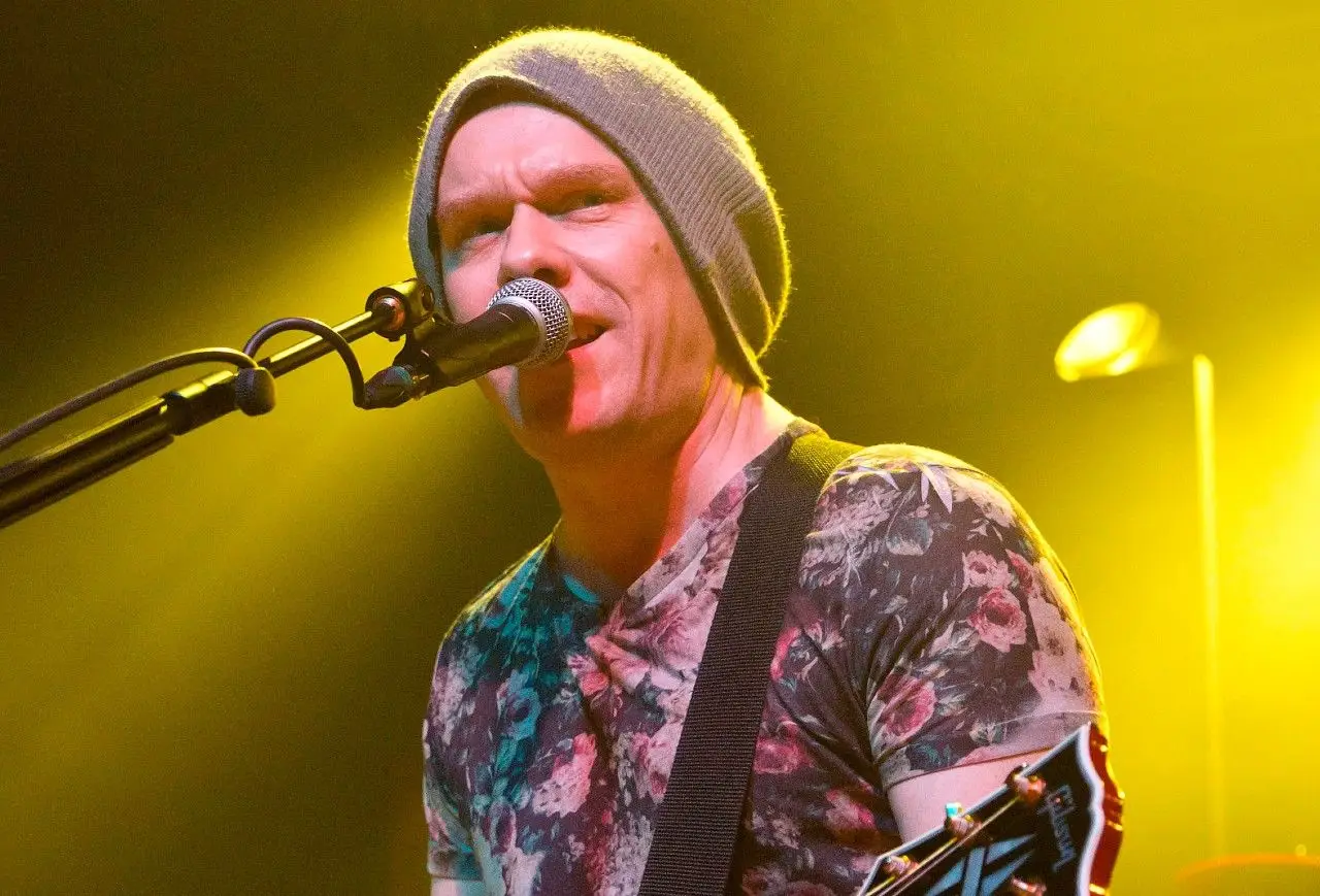 Daniel Cavanagh, guitarrista dos Anathema, tentou suicidar-se. “É um ...