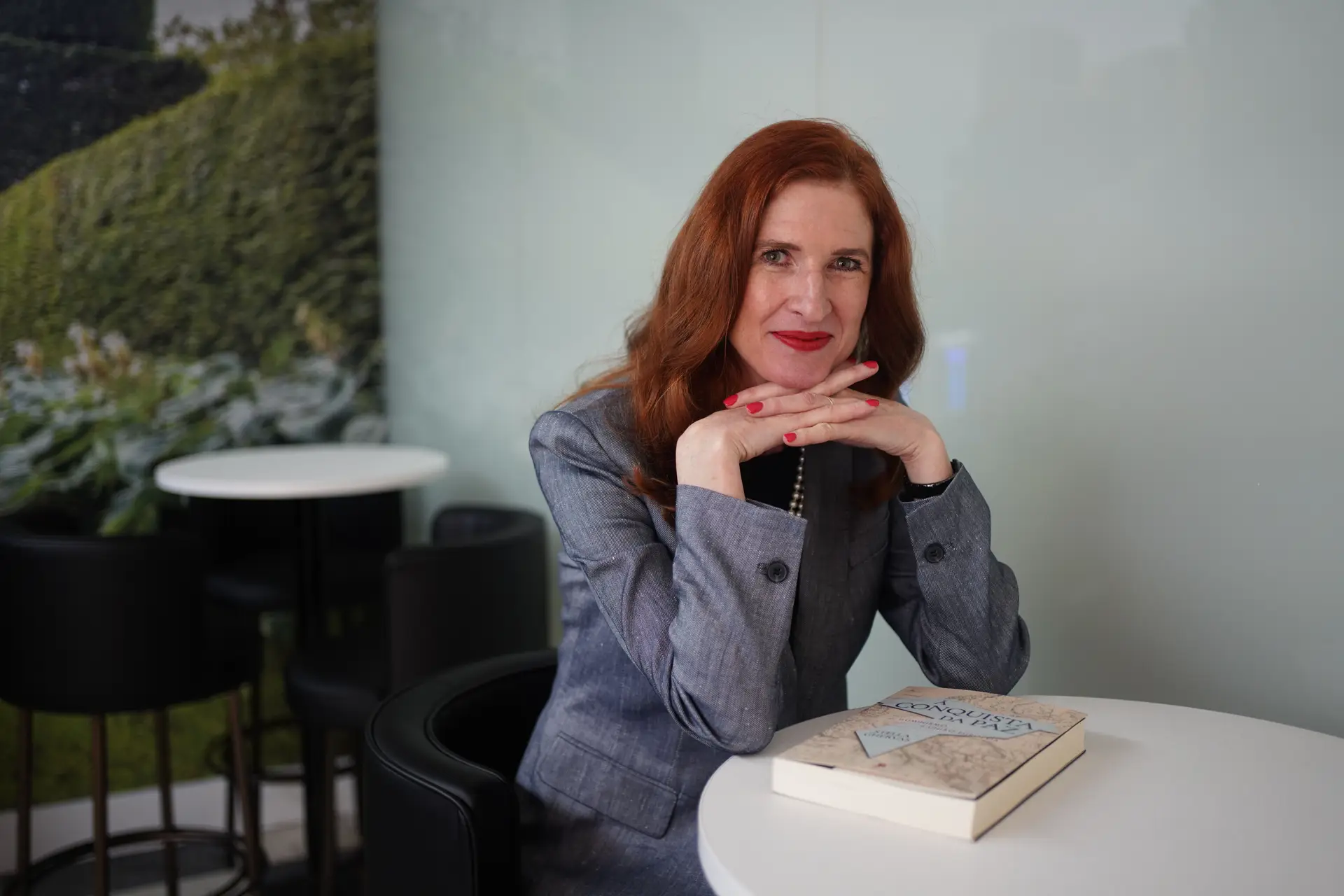 Entrevista à historiadora Stella Ghervas: "Precisamos de negociar com o inimigo. Não estou certa de que isolar a Rússia trará paz"