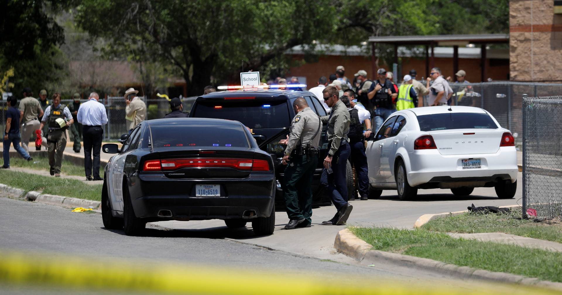 Massacre na escola primária do Texas vídeo mostra que polícias demoraram mais de uma hora a