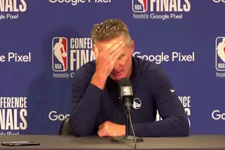 Steve Kerr: “O basquetebol não interessa. Quando é que vamos fazer alguma coisa [sobre os tiroteios]? Estou farto. Já chega!”