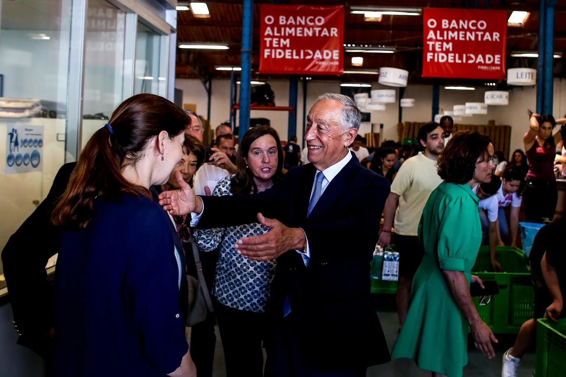 O Presidente da República visitou o Banco Alimentar contra a Fome, onde falou também sobre o PSD e sobre o Orçamento