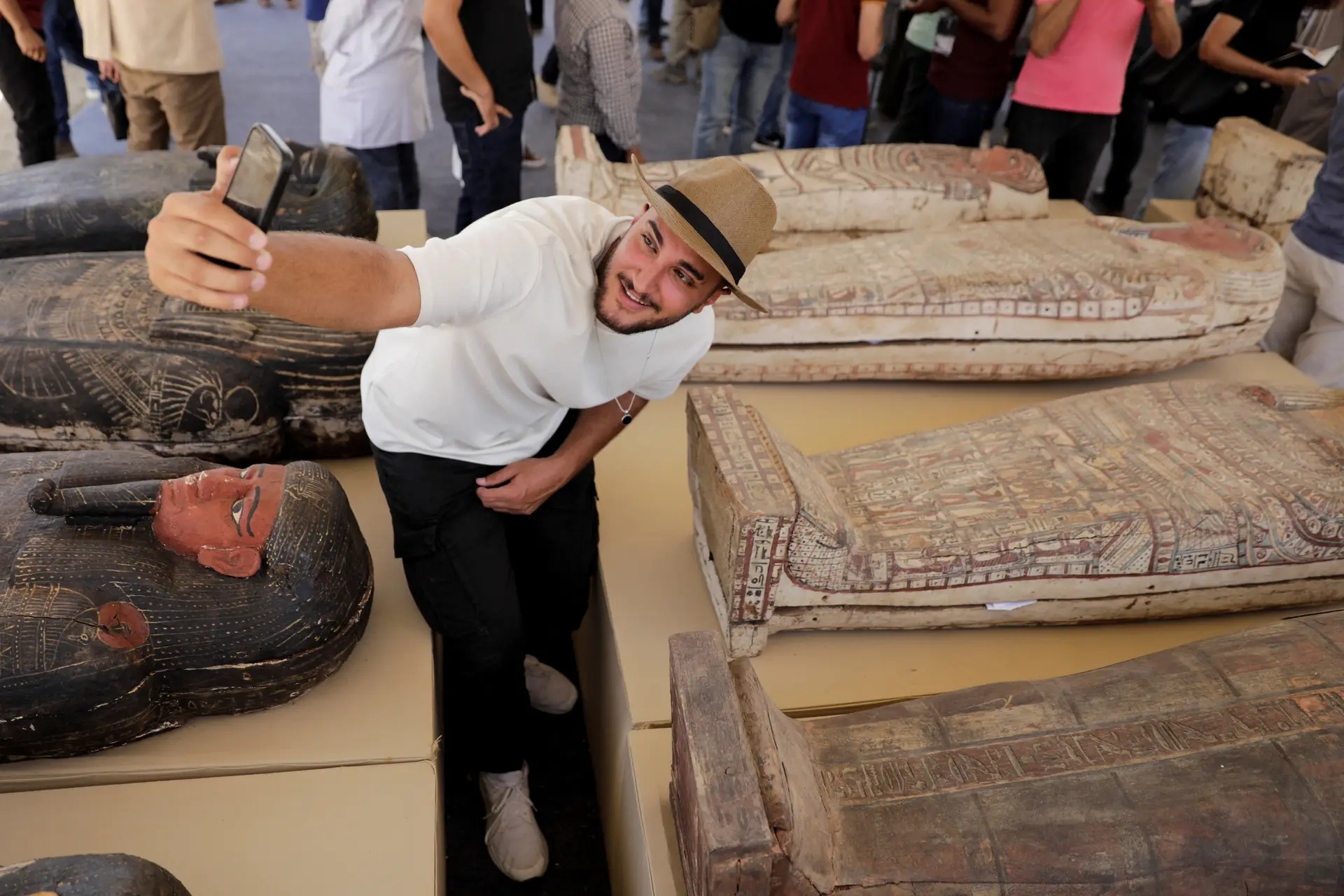 Fotogaleria: sarcófagos e múmias com mais de 2500 anos descobertos no Egito