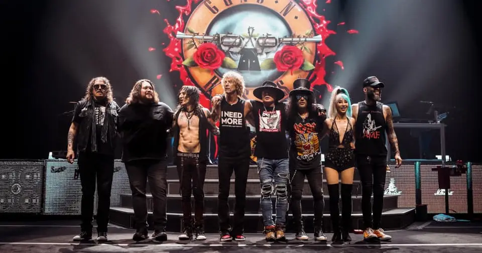 Depois de Algés, Guns N' Roses tocam AC/DC em Sevilha. Veja o vídeo