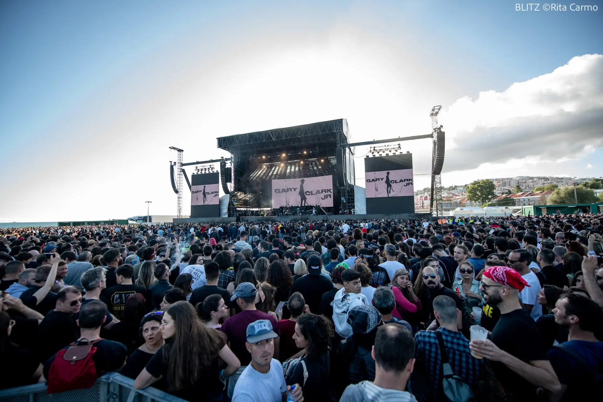 Ambiente no concerto de Guns N'Roses, Algés