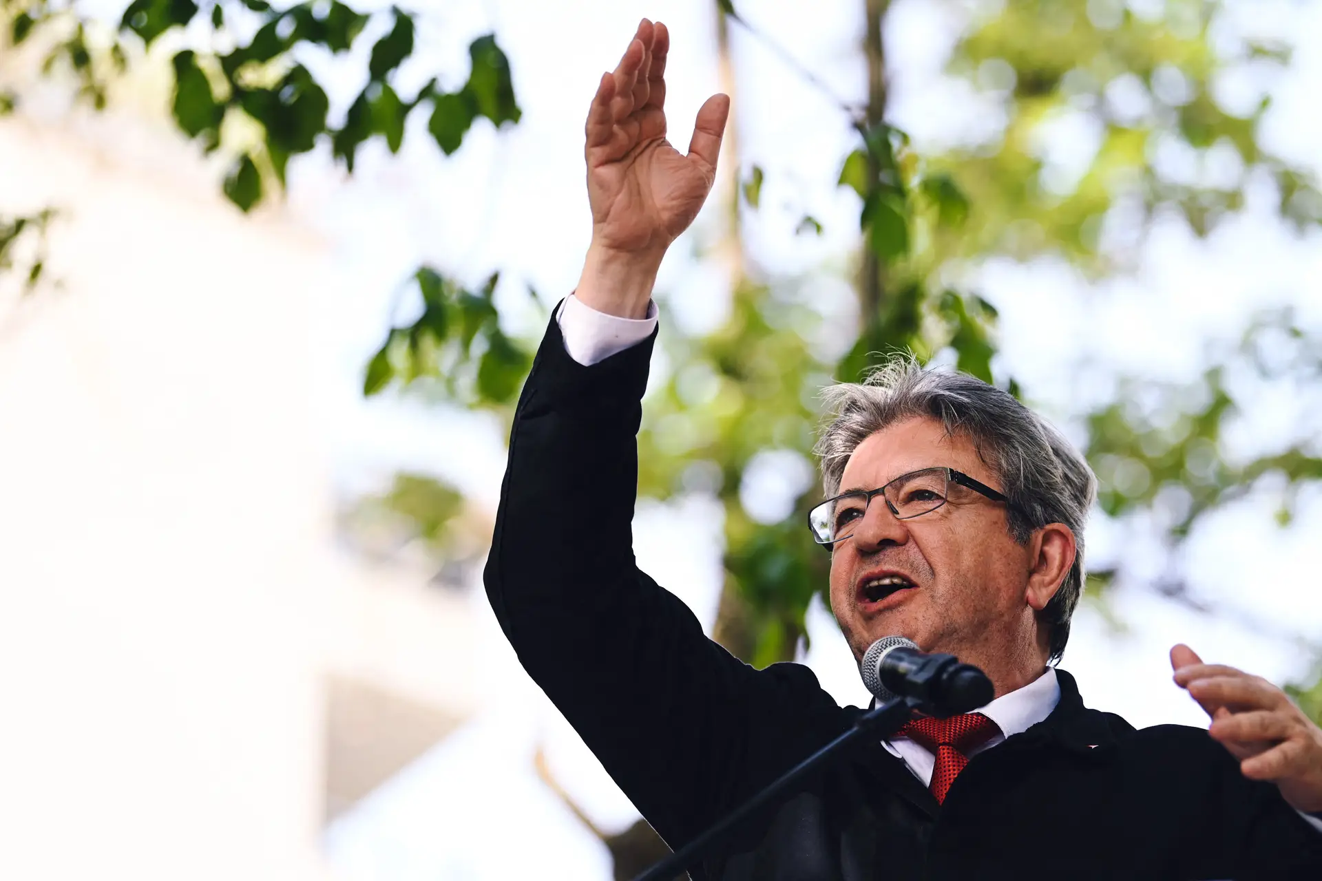 França: Partidos de esquerda rejeitam grupo parlamentar único e deixam Marine Le Pen como líder da oposição