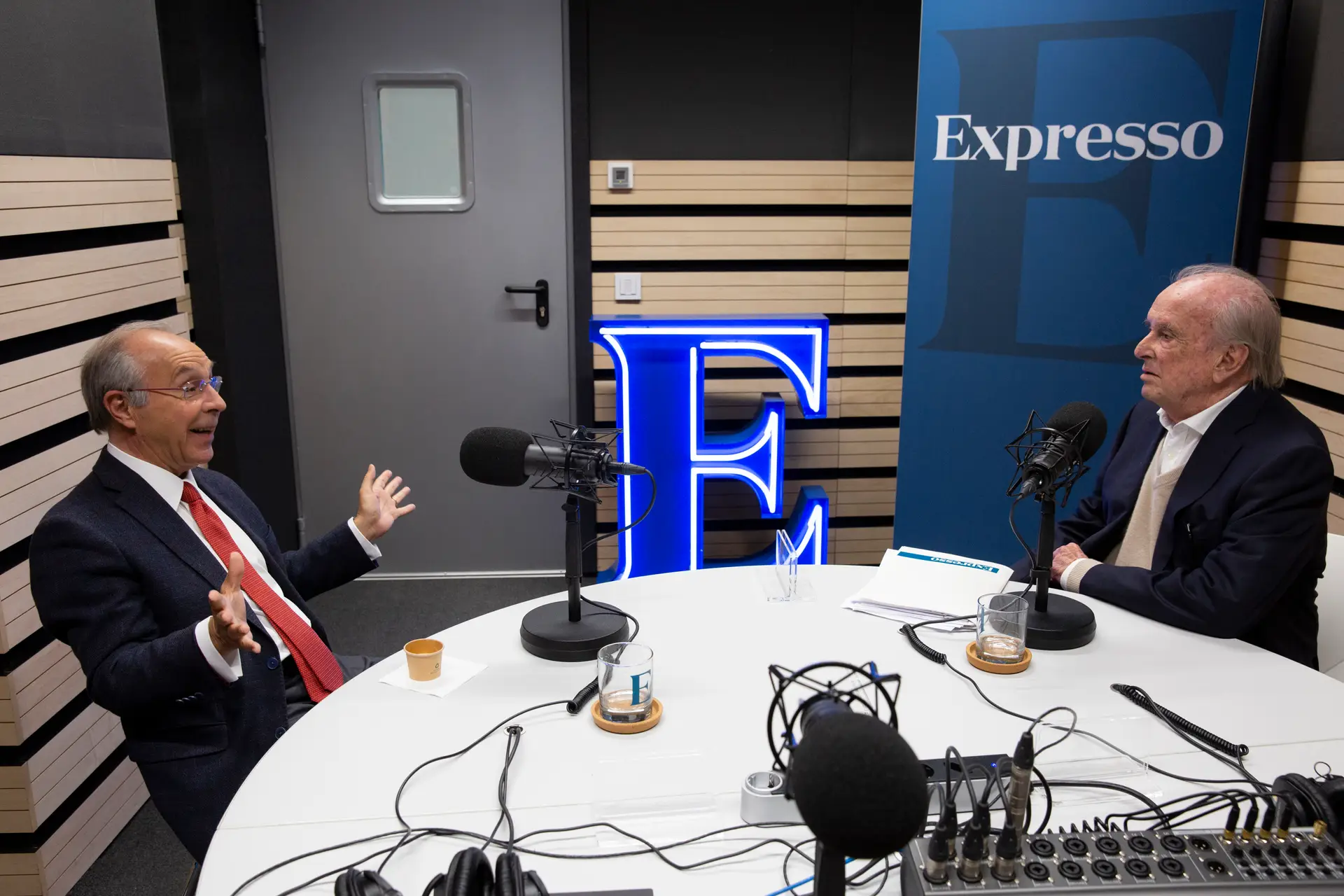 Balsemão dramatiza apelo aos eleitores da AD: é preciso “cerrar fileiras”  à volta de Mendes para combater “interesses políticos obscenos”