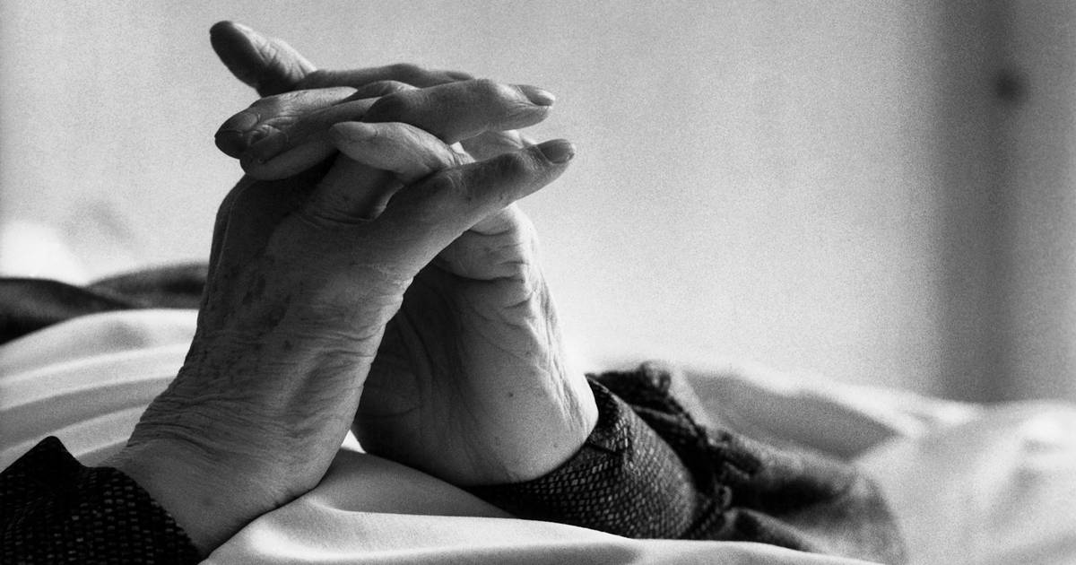 França aprova lei da morte medicamente assistida após anos de impasse político