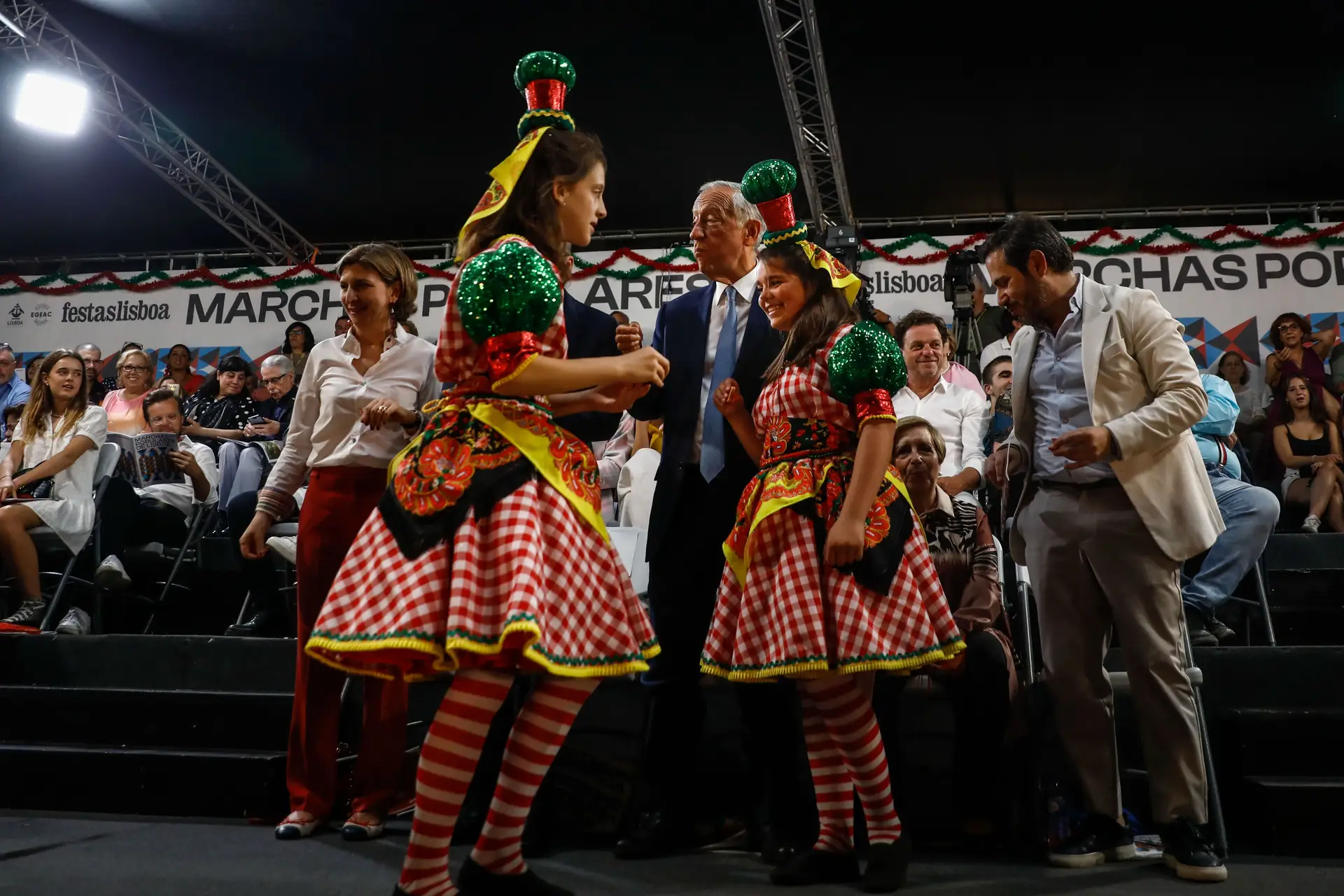 Marcelo espera que se evite fecho de serviços de saúde e esperas nos aeroportos no verão: "Não é nada bom para o turismo"