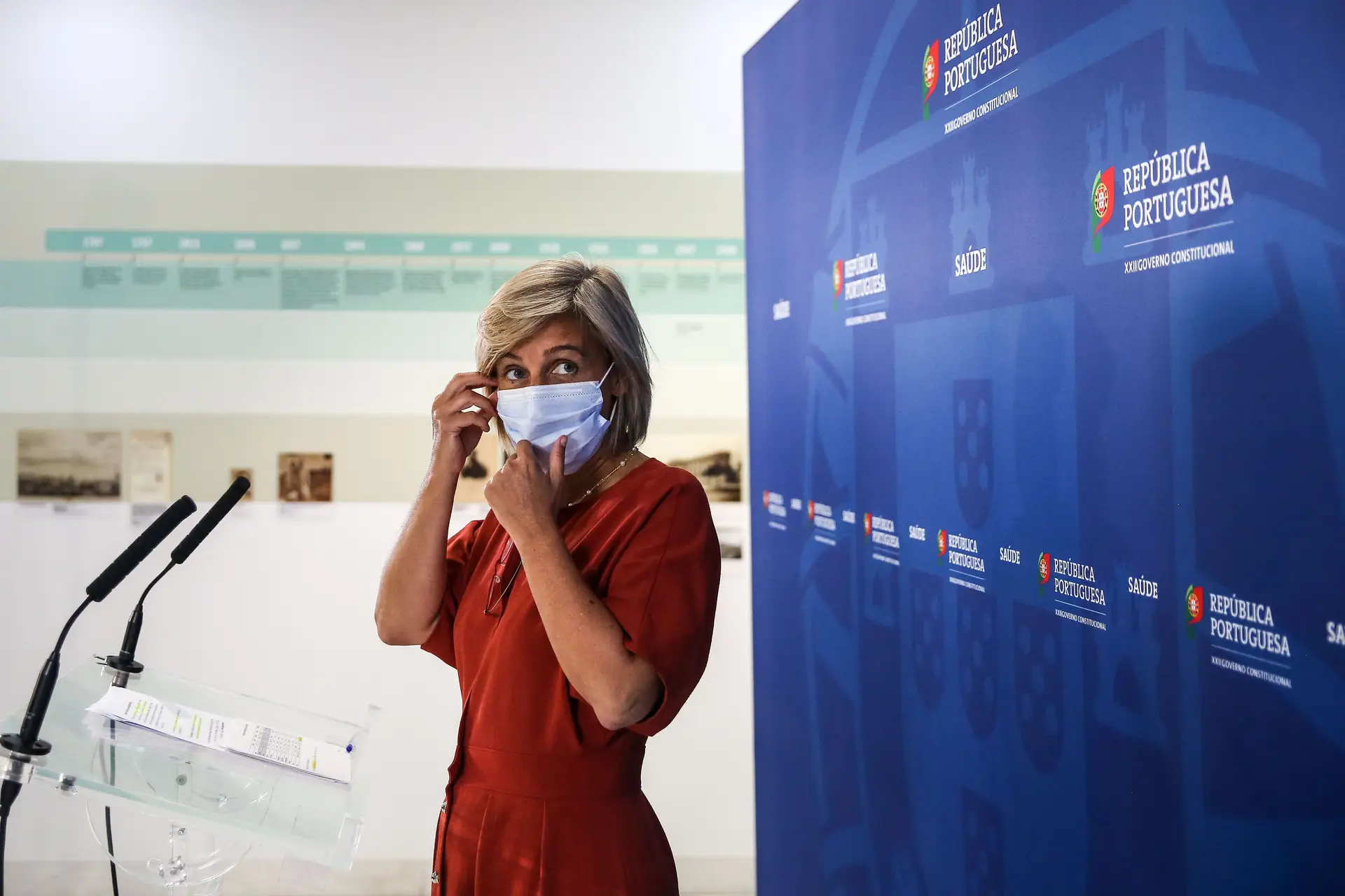 Marta Temido anuncia alterações no pagamento de horas extra nas urgências e comissão para coordenação dos serviços de Obstetrícia