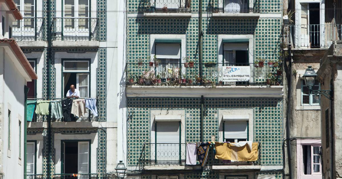 Havia mais de 700 mil alojamentos vagos em 2021 em Portugal, com 15% a precisar de grandes reparações