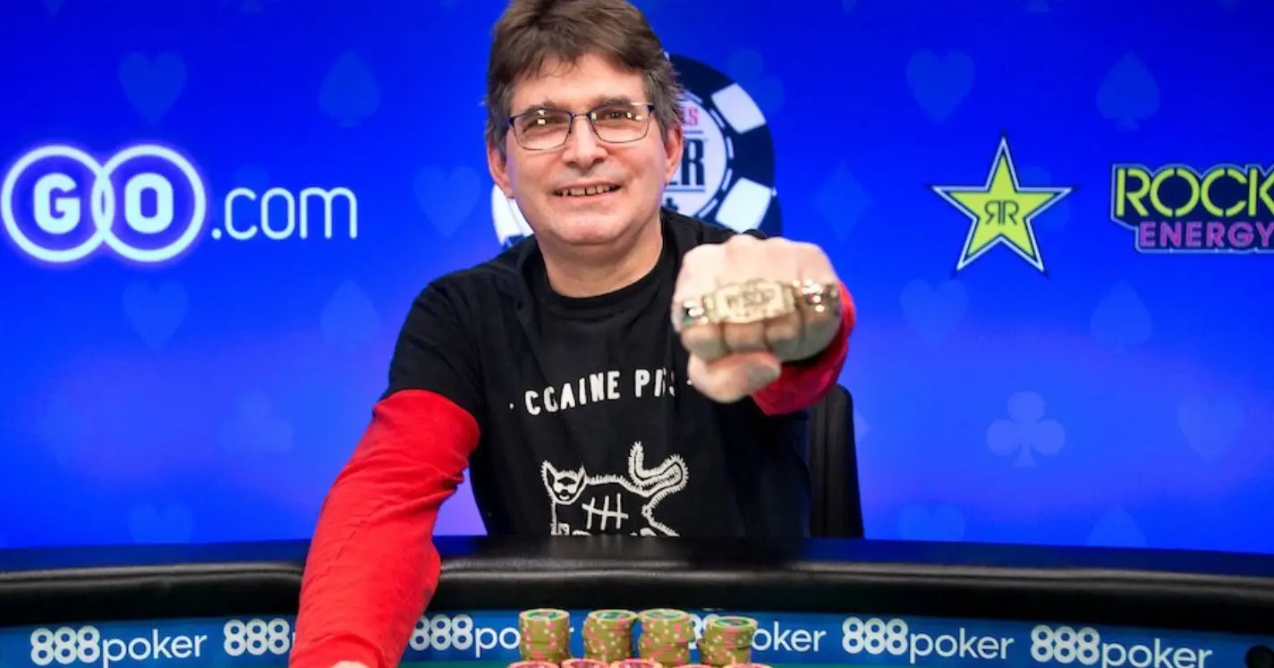 Uma semana depois de tocar no Porto, Steve Albini venceu 200 mil euros em torneio de póquer