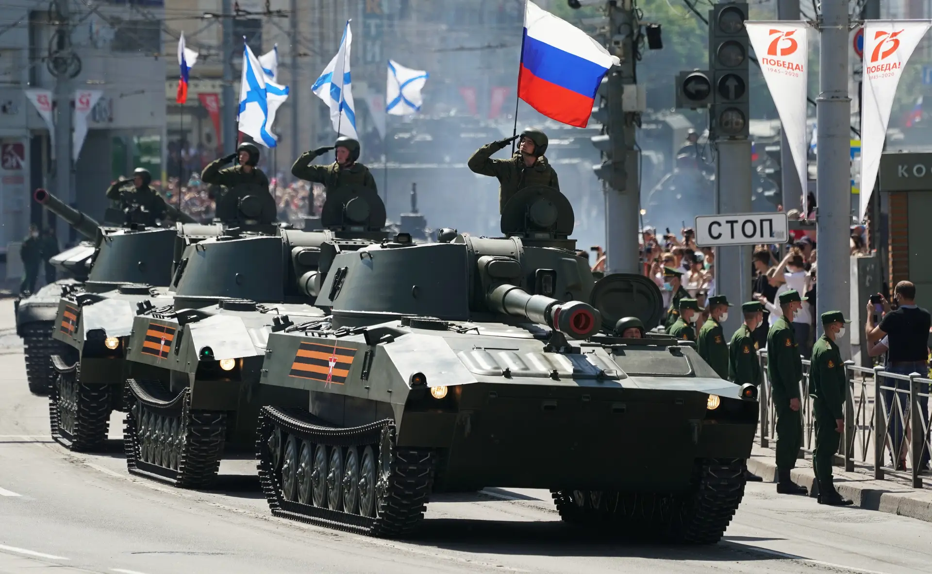 Desfile militar realizado em 2020 na cidade de Kaliningrado para celebrar o Dia da Vitória