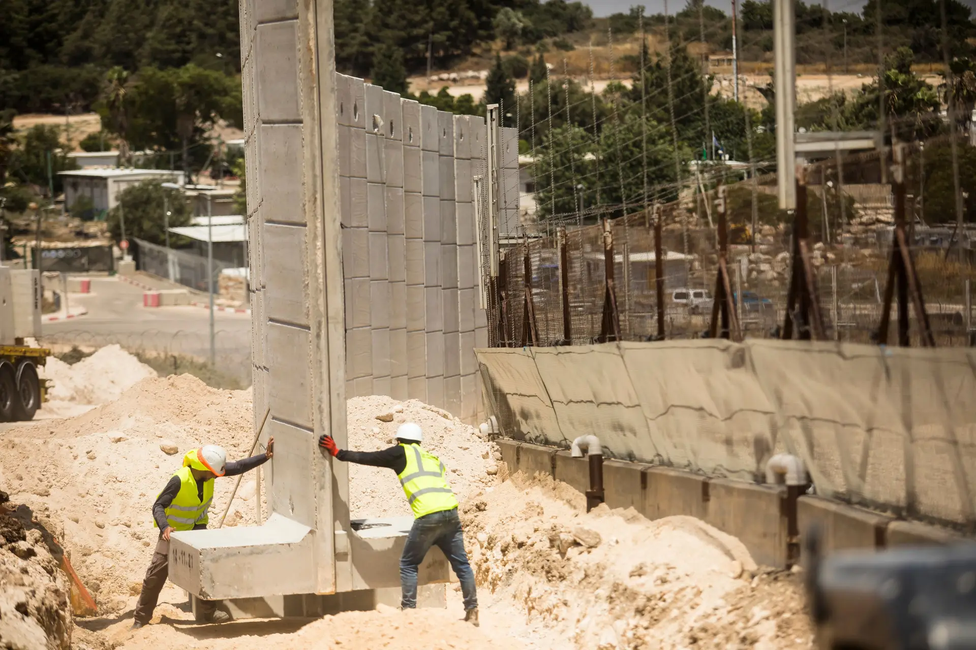 Israel começa a construir muro de separação no norte da Cisjordânia ocupada