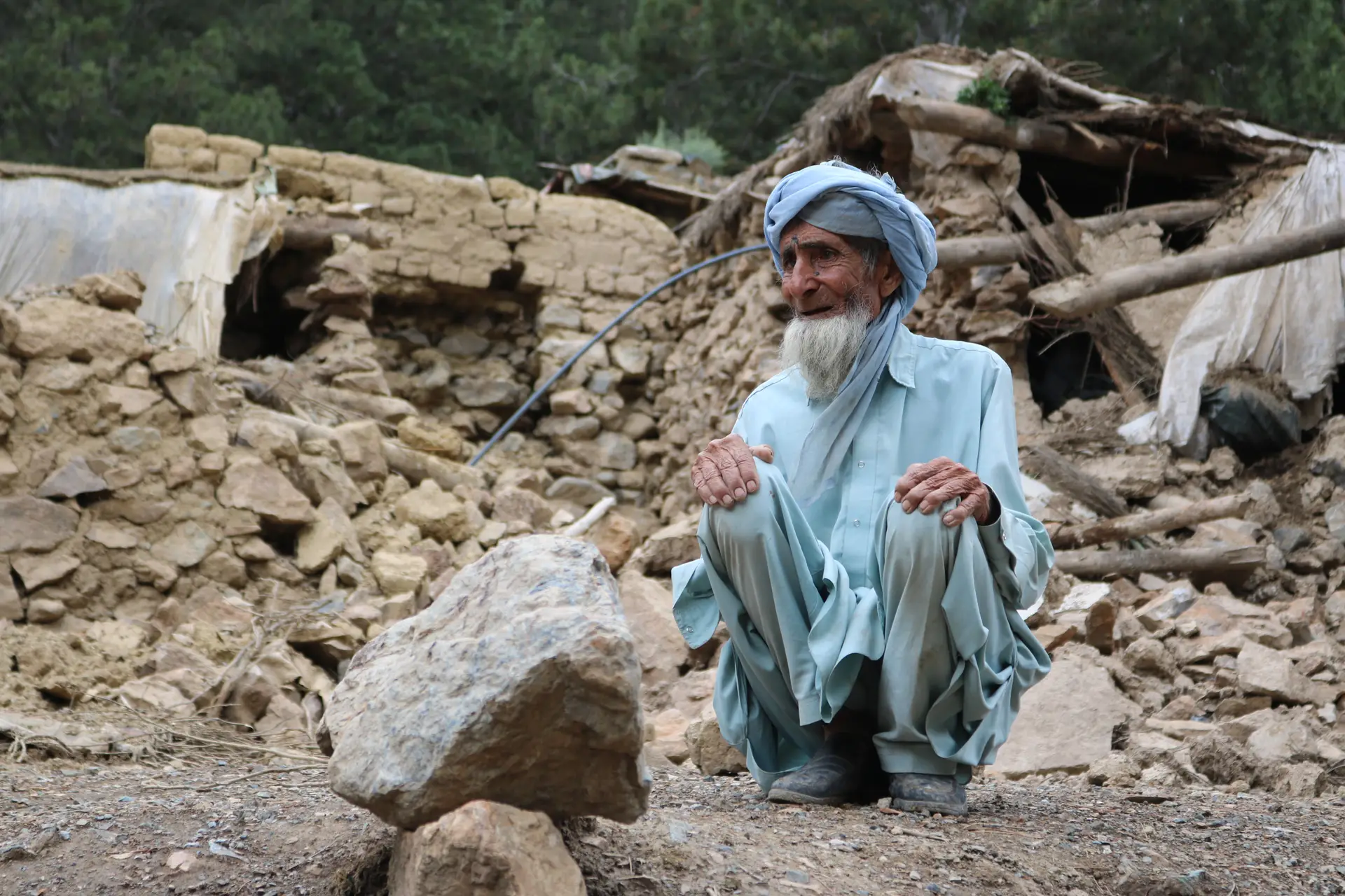 Pelo menos oito mortos em sismo no leste do Afeganistão