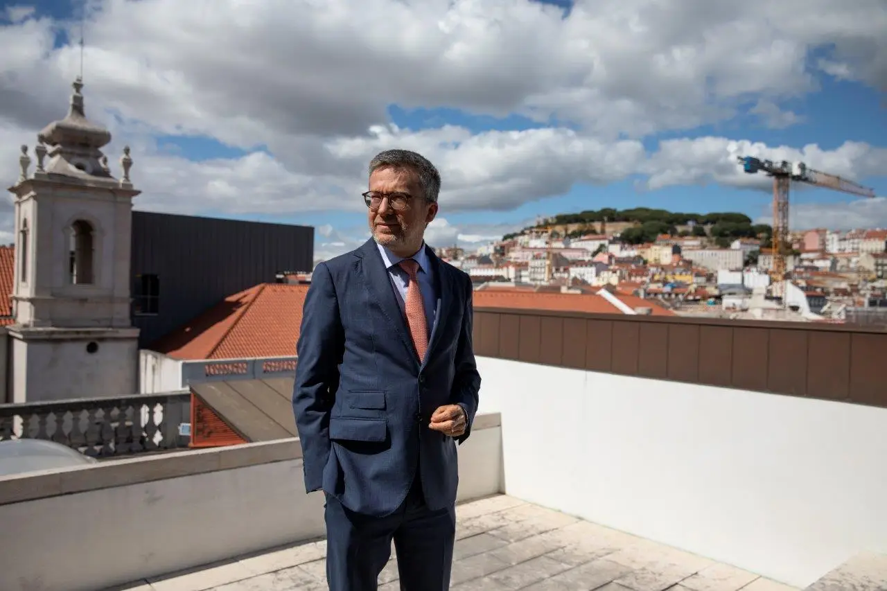 Carlos Moedas, fotografado pelo Expresso no terraço dos Paços do Concelho, edifício sede da Câmara Municipal de Lisboa