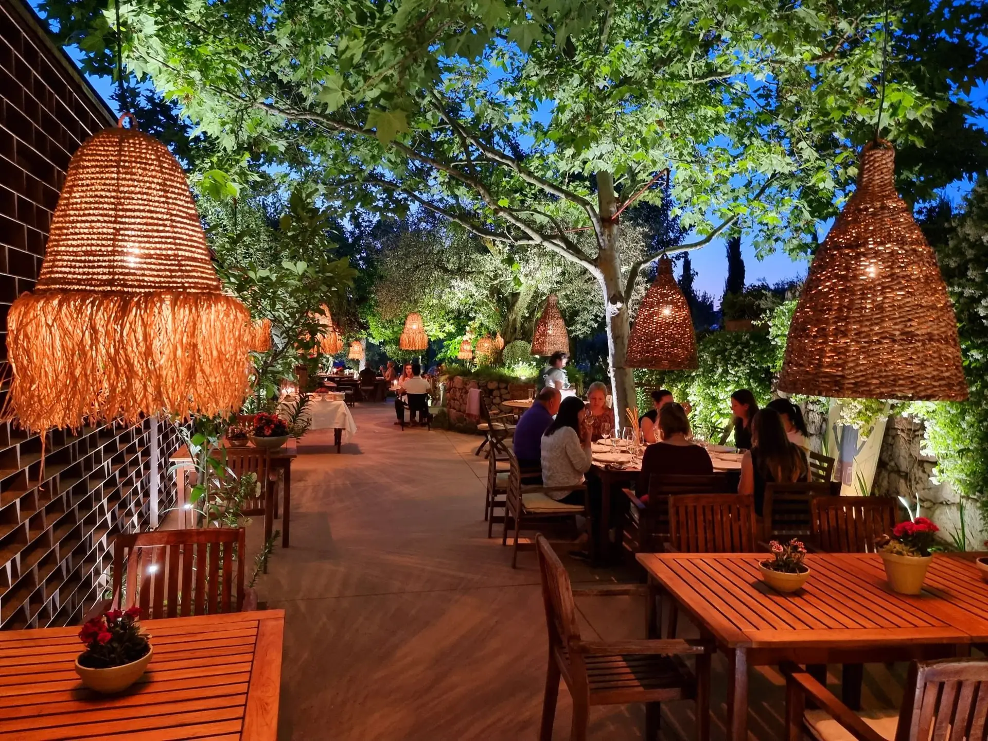 Há um novo dinner lounge e almoços na horta rodeados pela paisagem de Marialva