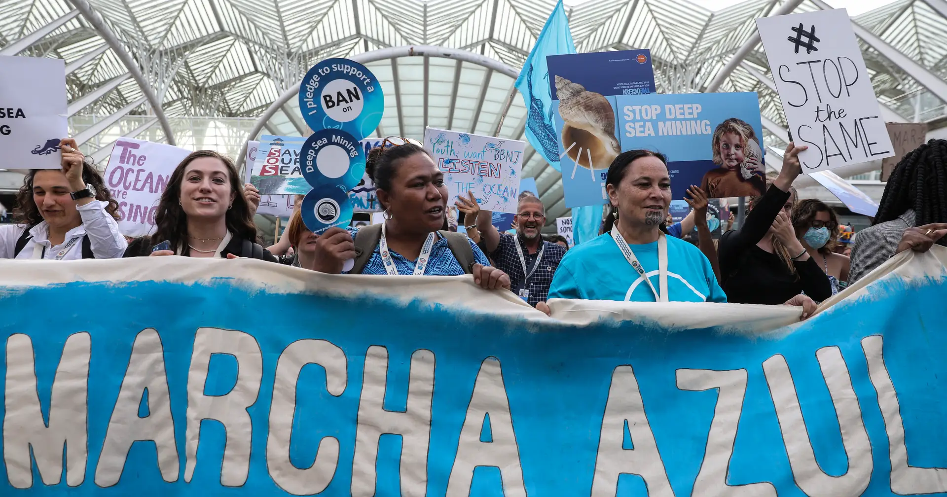 “Salvar os oceanos é salvar o clima”: Marcha Azul juntou centenas de ativistas nacionais e internacionais