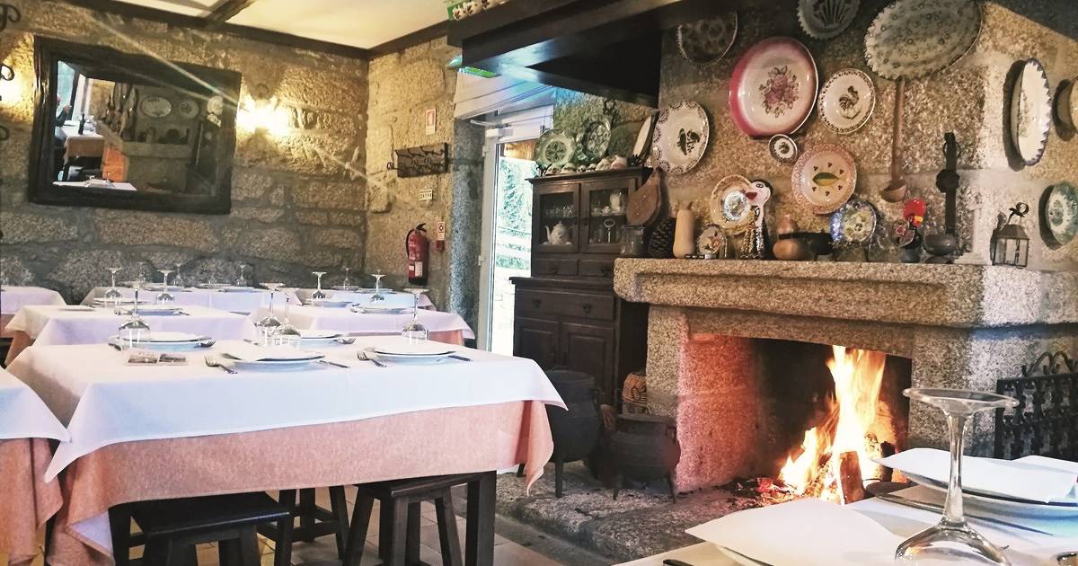 In these 12 traditional restaurants the best table is by the fireplace