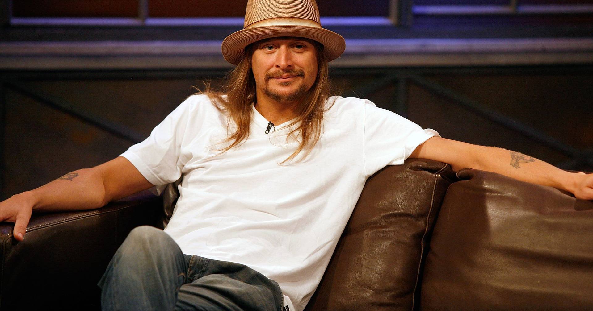 Kid Rock cancelou um concerto e os fãs destruíram o palco Expresso