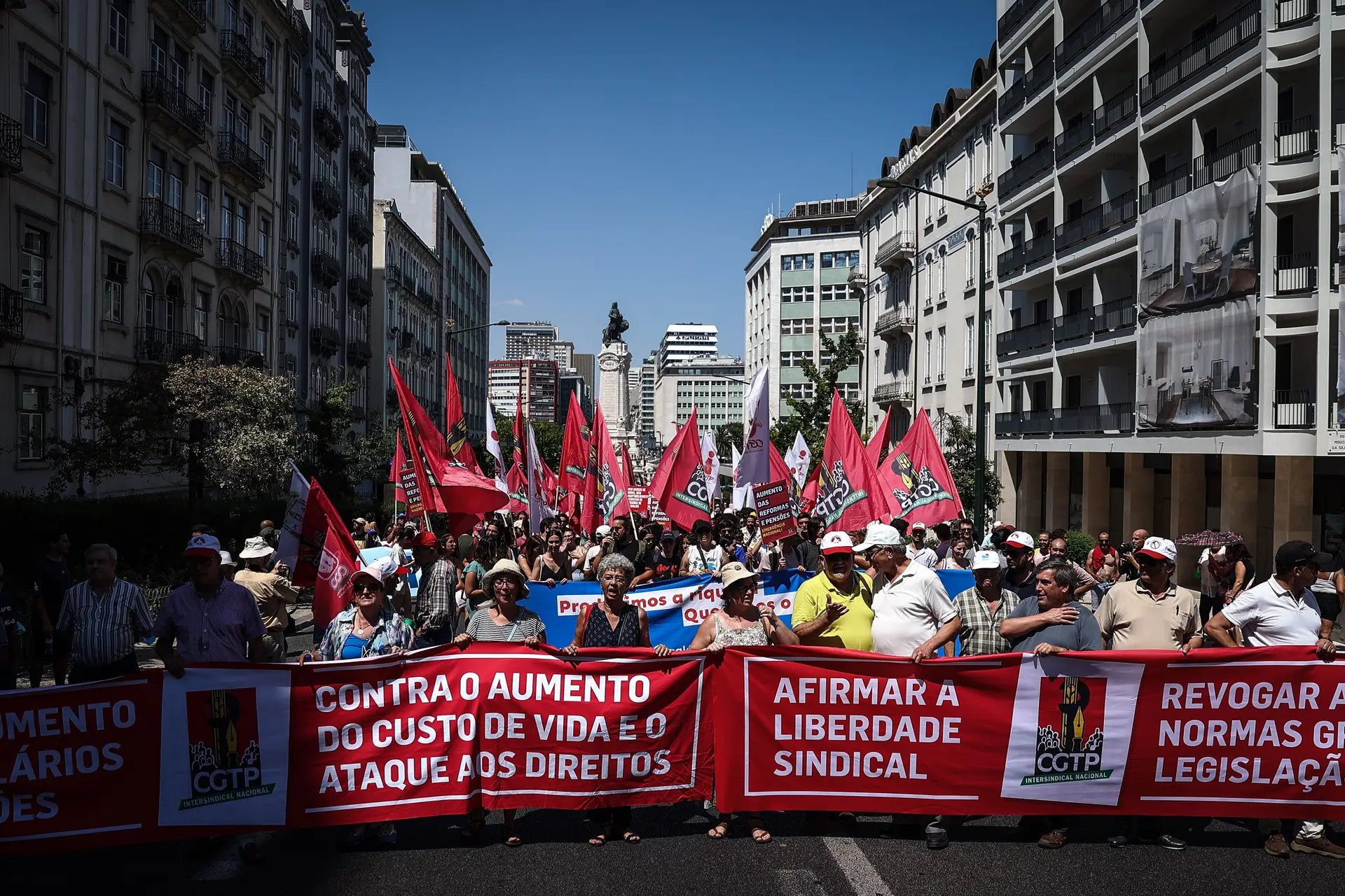Bombeiros, professores, médicos, enfermeiros, trabalhadores autárquicos e técnicos do INEM: as greves vêm aí e em força