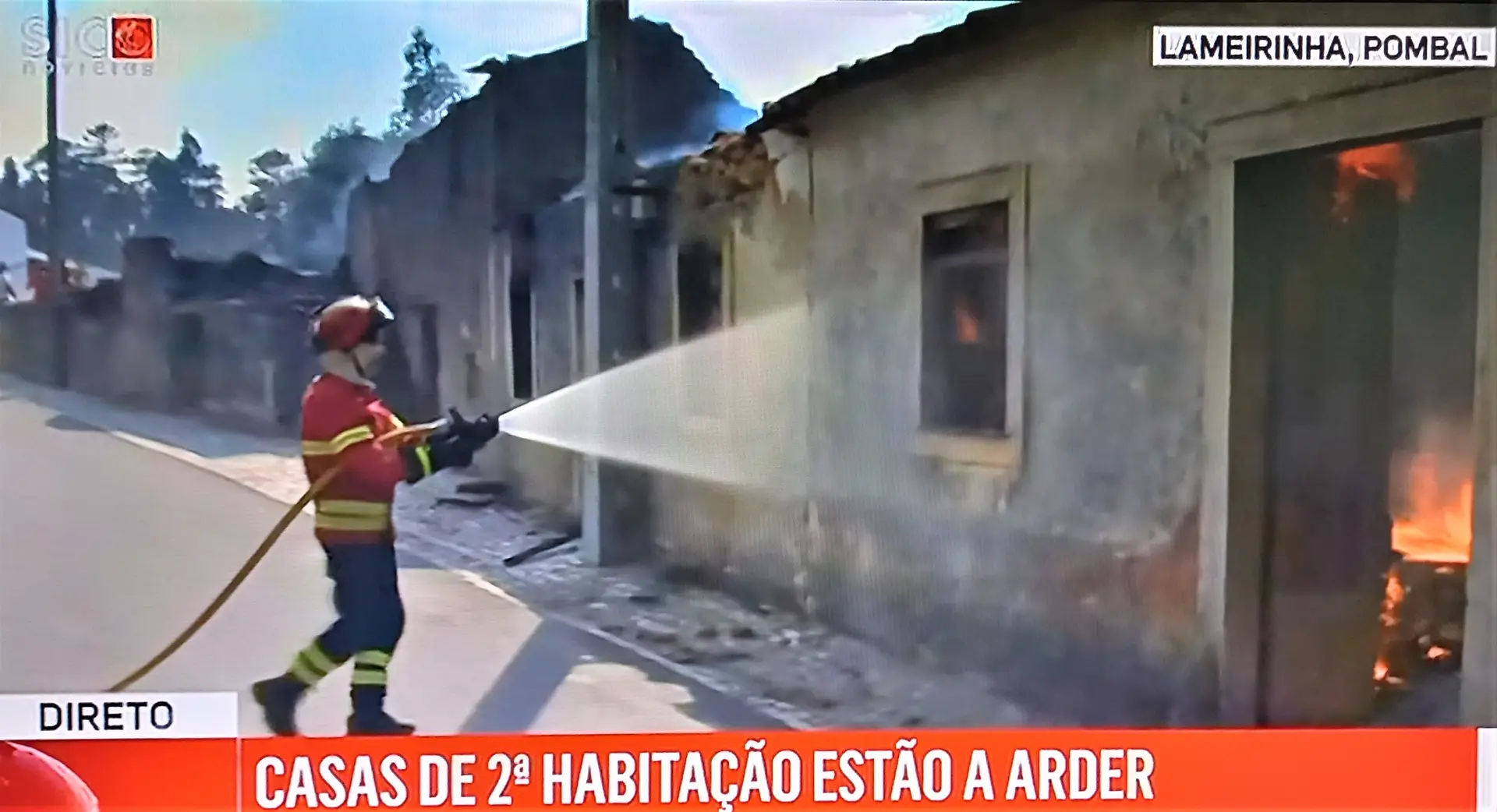 Aldeia da Lameirinha, no concelho de Pombal, está a ser evacuada devido às chamas