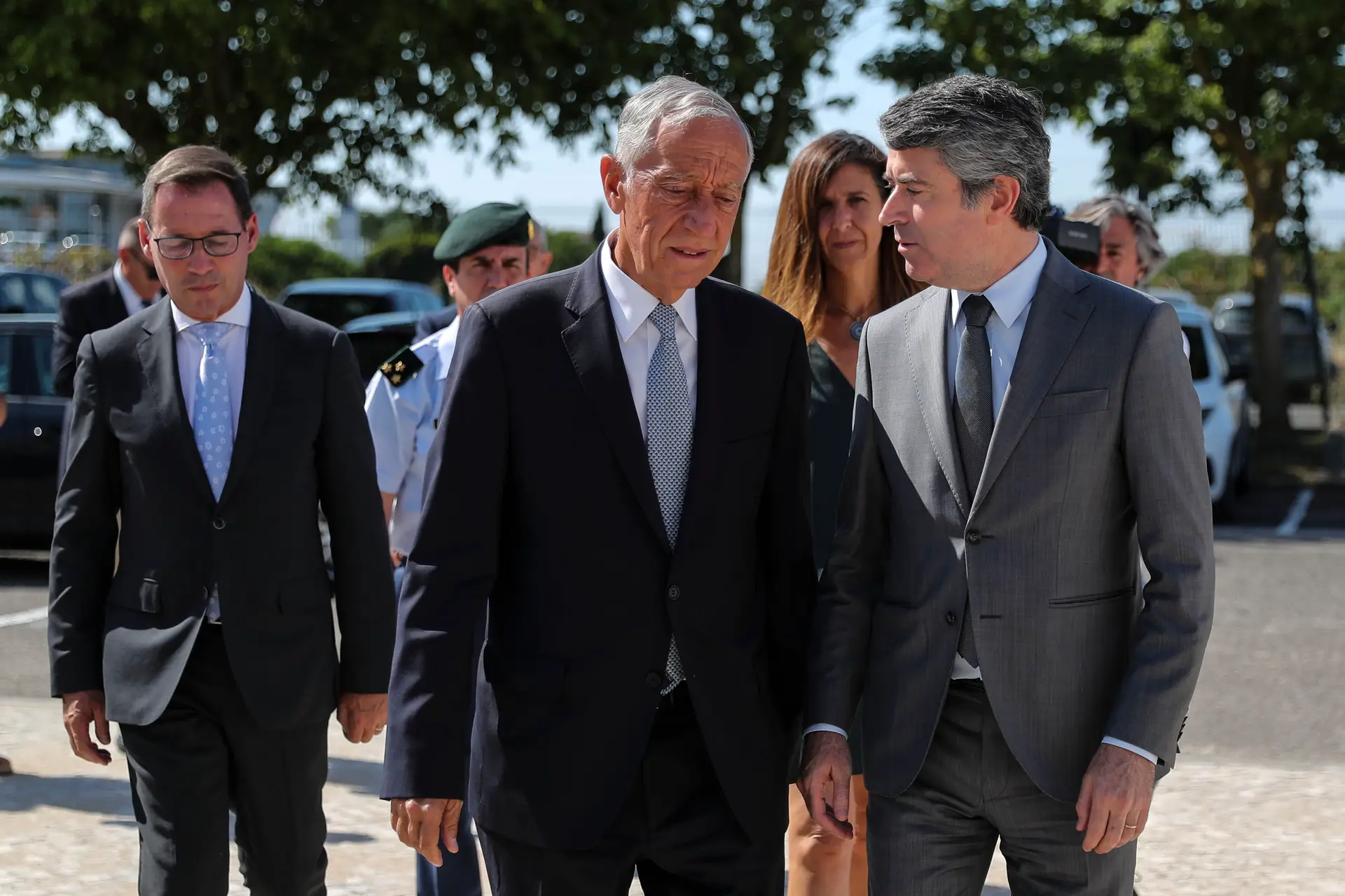 Presidente da República, Marcelo Rebelo de Sousa, à chegada ao briefing na Protecção Civil, com o MAI, no início de julho