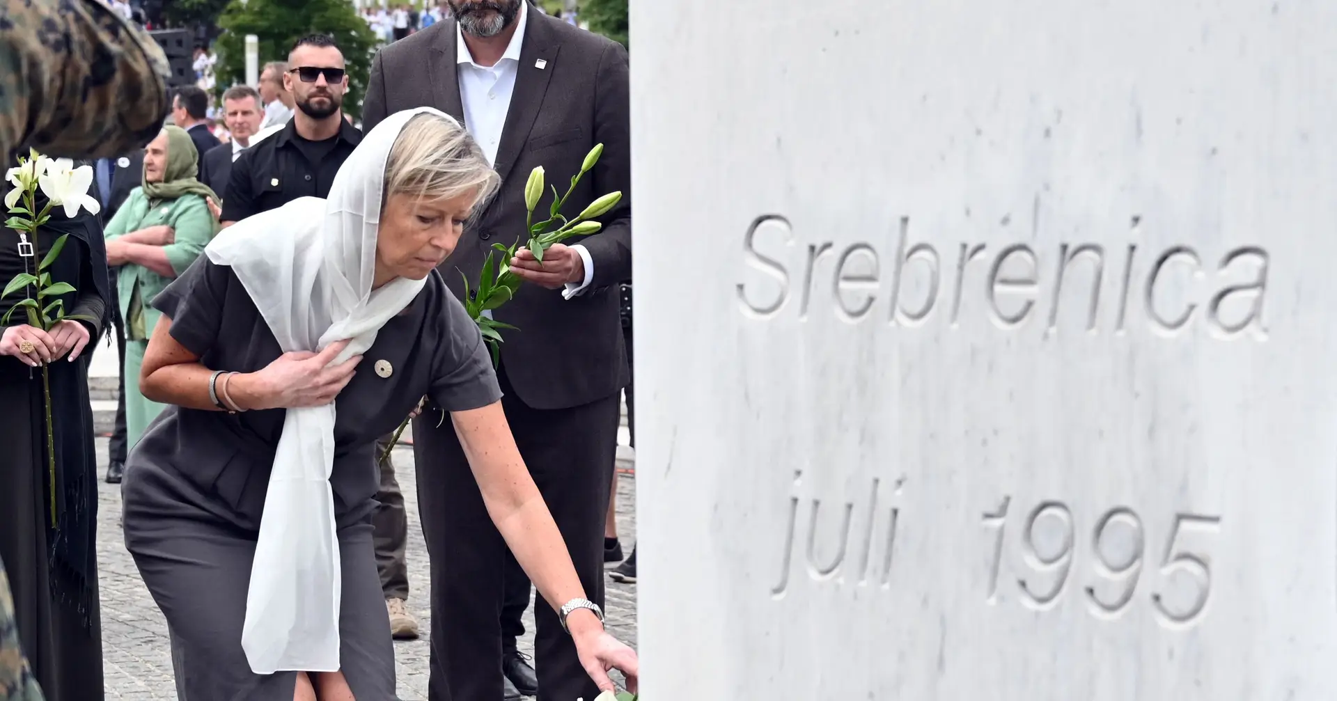 Governo dos Países Baixos pede desculpas pelas vítimas do massacre de Srebrenica