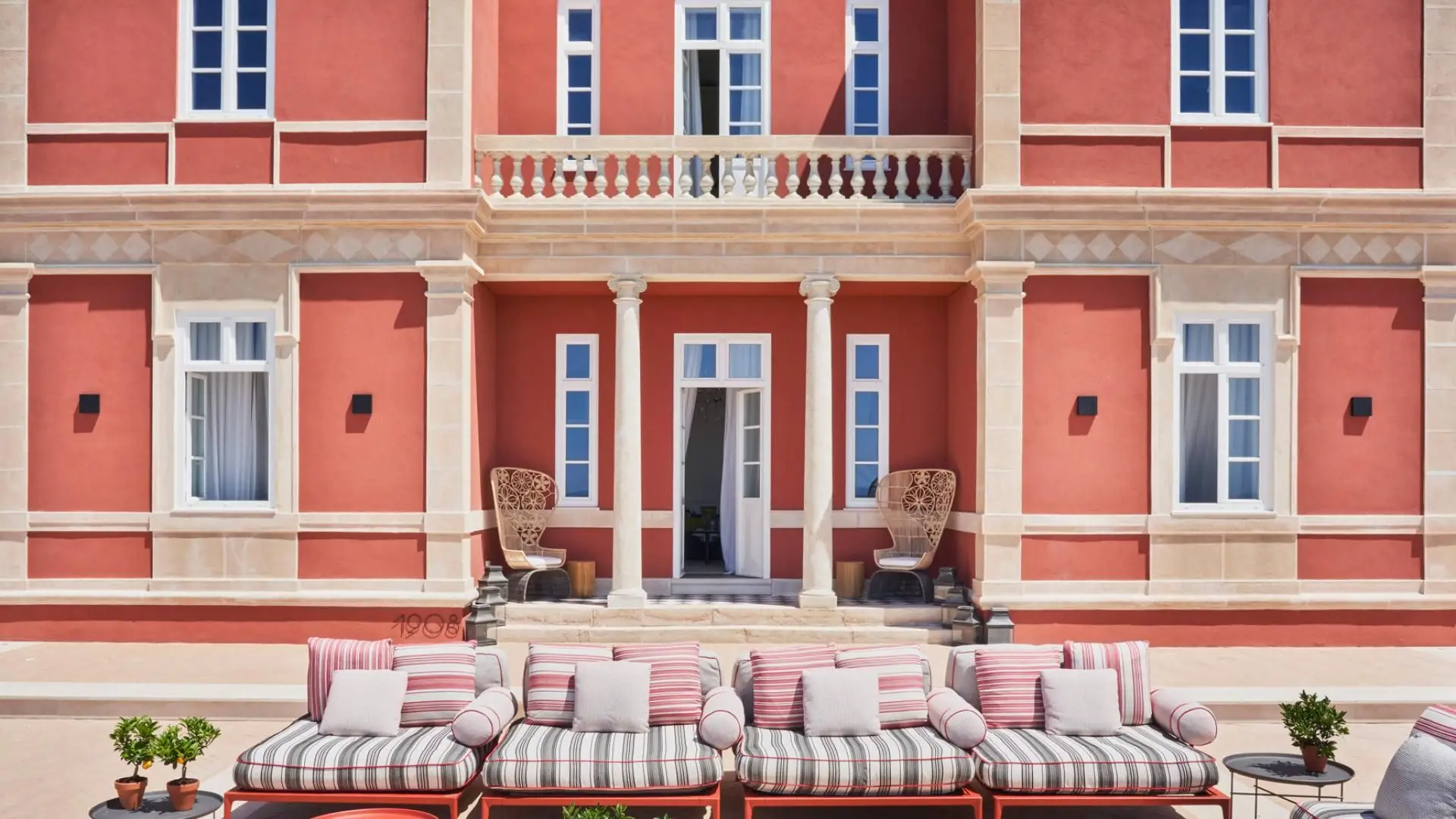 Red Chalet, em Armação de Pêra