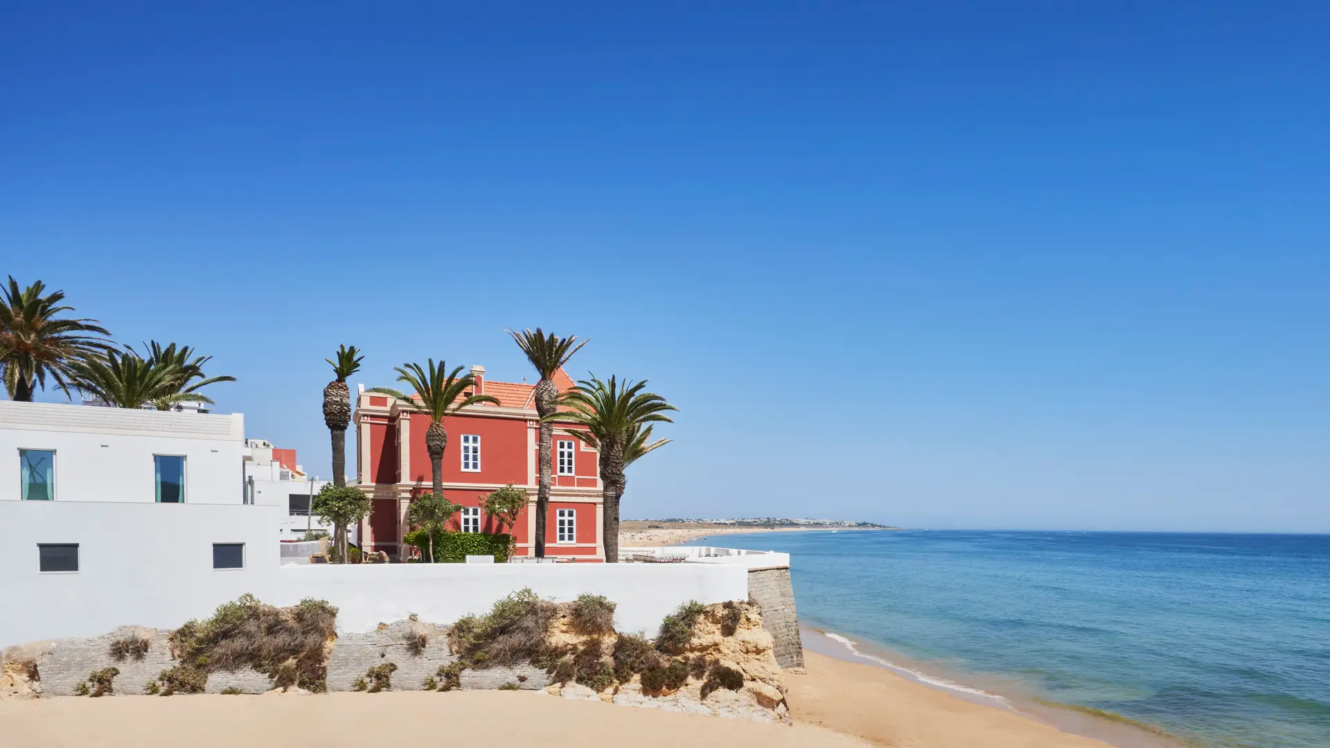 Red Chalet, em Armação de Pêra