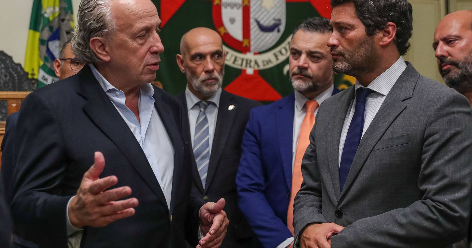 Ventura espera que o seu caminho se cruze com o de Santana Lopes no futuro  - Expresso