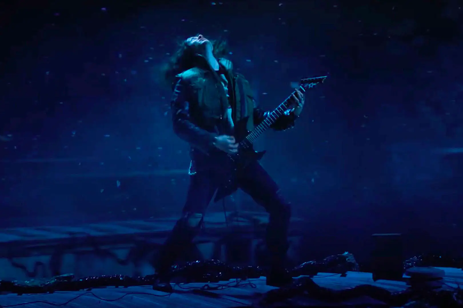 “A prática faz a perfeição”: o ator Joseph Quinn, de “Stranger Things”, aprendeu a tocar ‘Master of Puppets’ sozinho