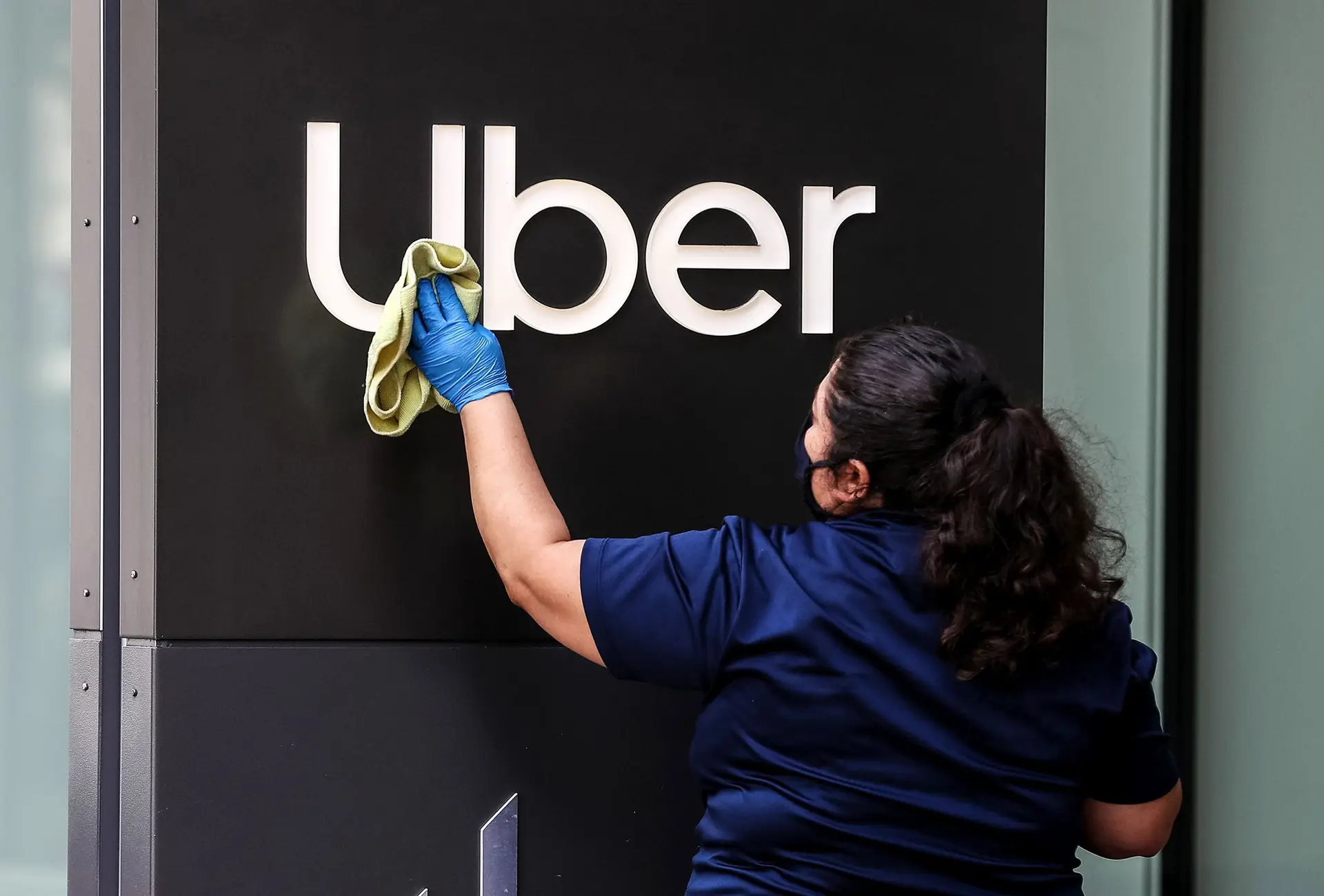 As revelações desta semana deixaram a Uber e vários políticos em posição delicada