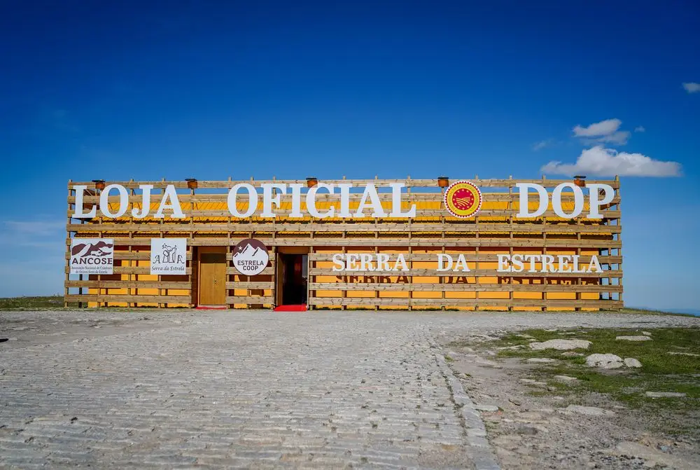 Loja Oficial DOP no topo da serra da Estrela