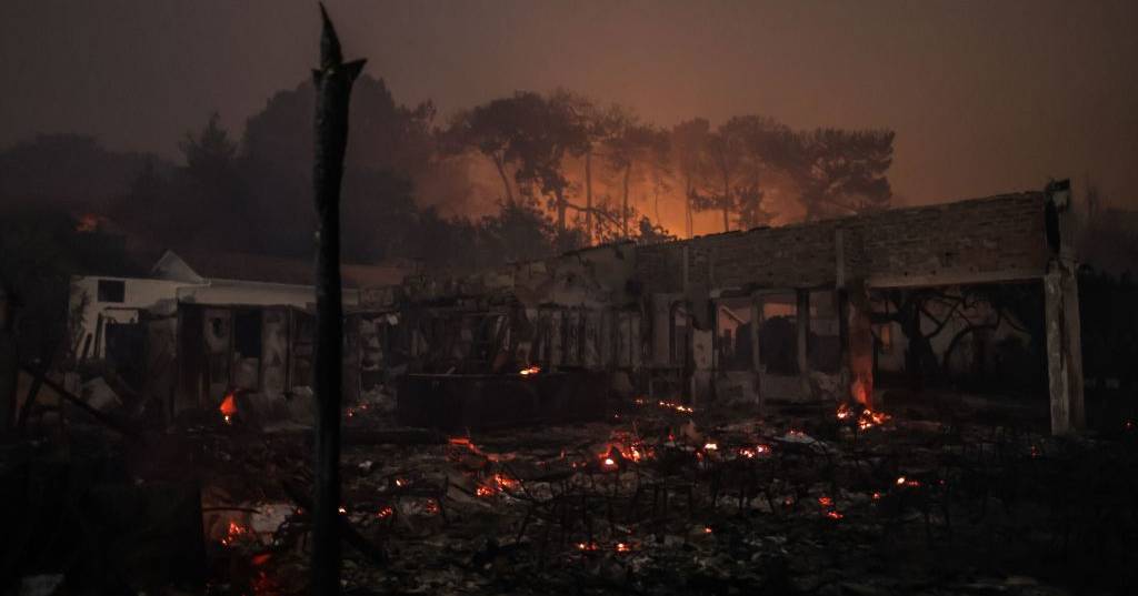 França e Espanha travam corrida contra o tempo: há incêndios que podem demorar meses a extinguir-se