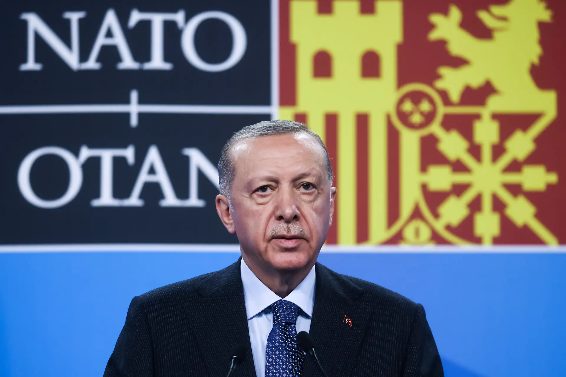 "Congelaremos o processo caso esses países não adotem as medidas necessárias", avisa Erdogan