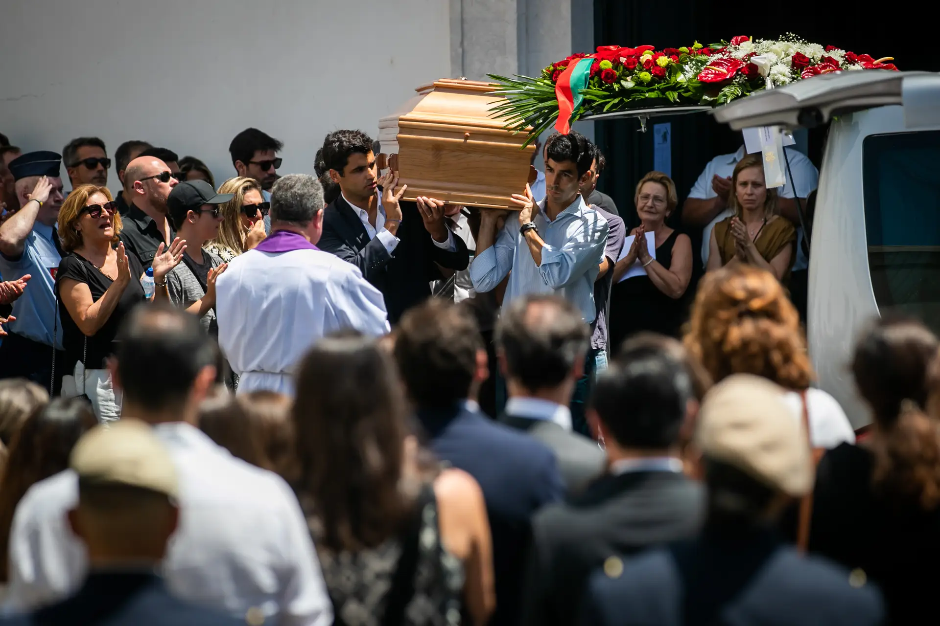 Morte nos incêndios: avião fez um "movimento abrupto com nariz e asa direita em baixo” antes da "última descarga"