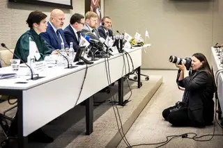 Пресс-конференция в Гааге, посвященная расследованию военных преступлений в Украине.