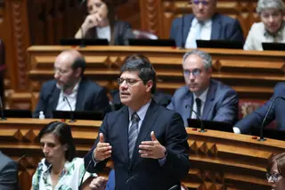 PS já impediu audições de sete ministros. Oposição critica "postura arrogante" e "ditadura absoluta"