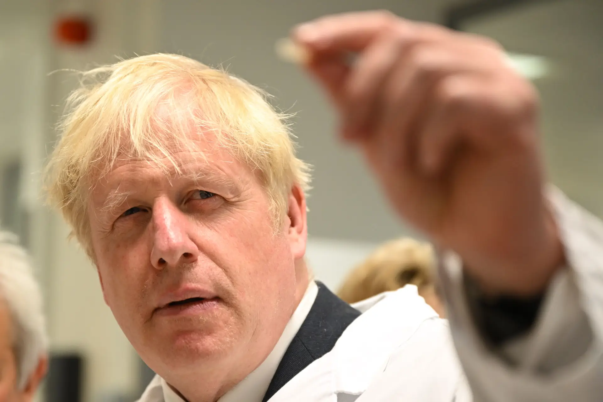 Boris Johnson desiste da corrida pela liderança do Partido Conservador