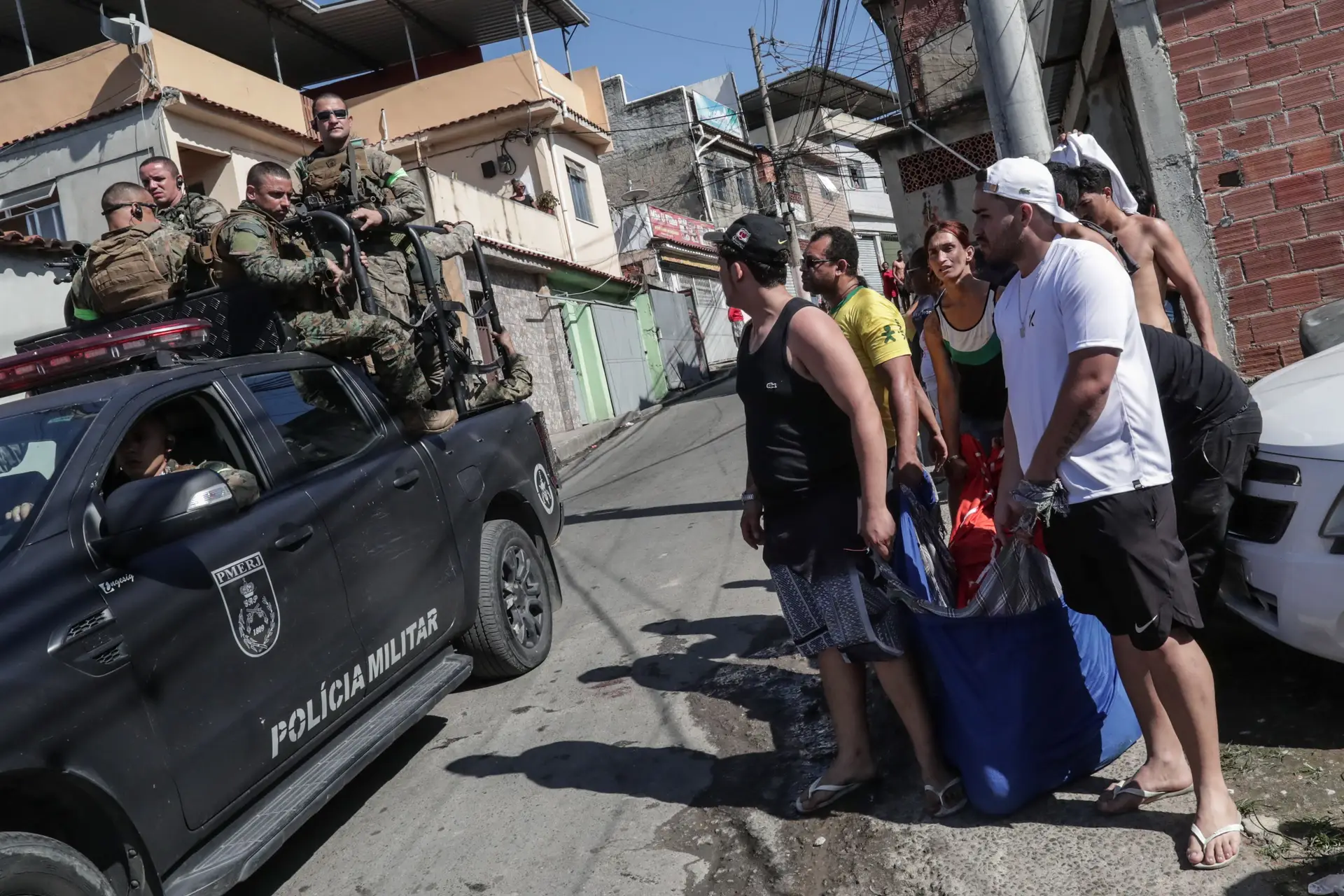 Operação policial em favela do Rio de Janeiro causa pelo menos 18 mortos