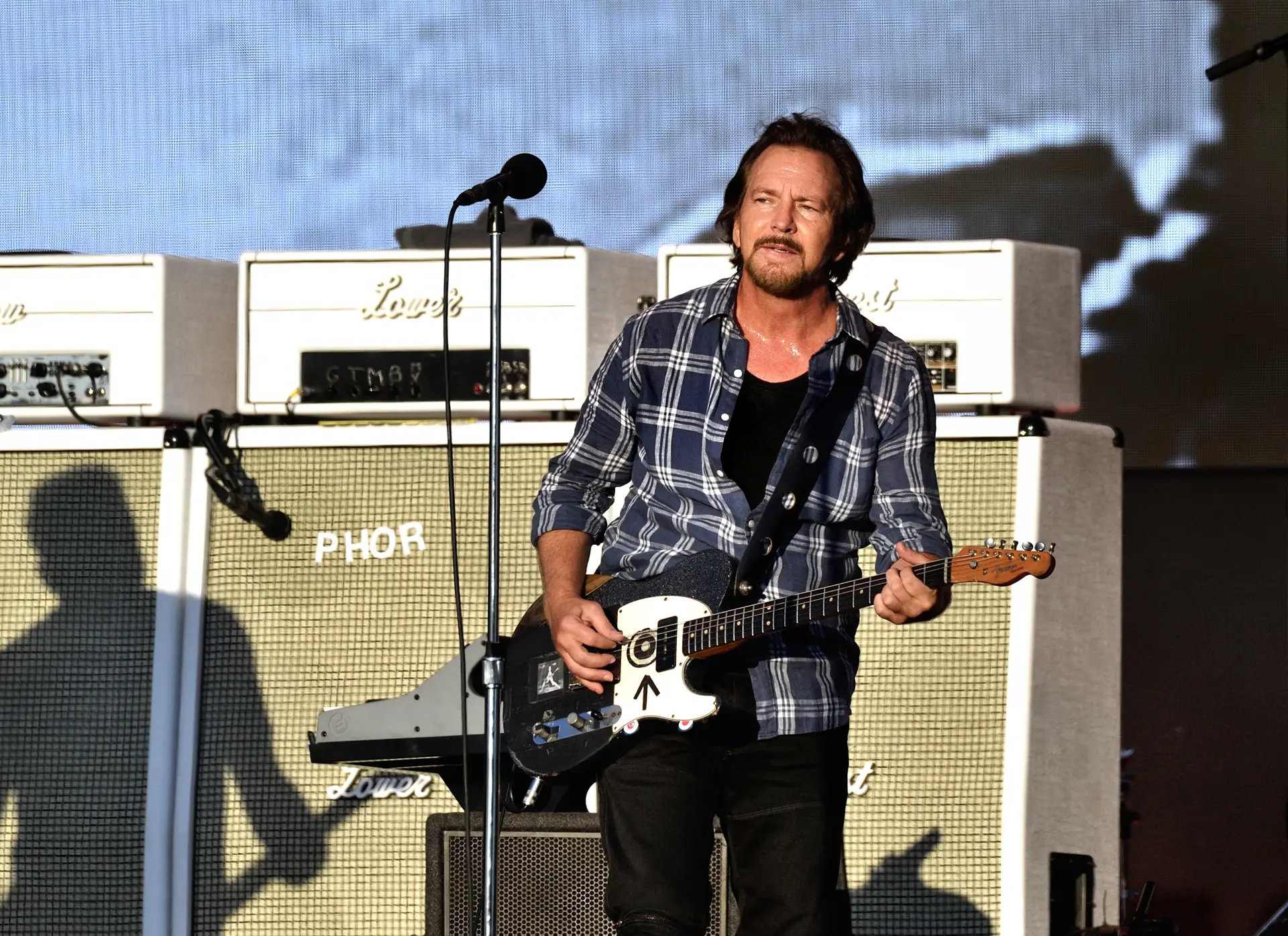 Pearl Jam homenageiam vítimas do 11 de setembro durante concerto em Nova Iorque