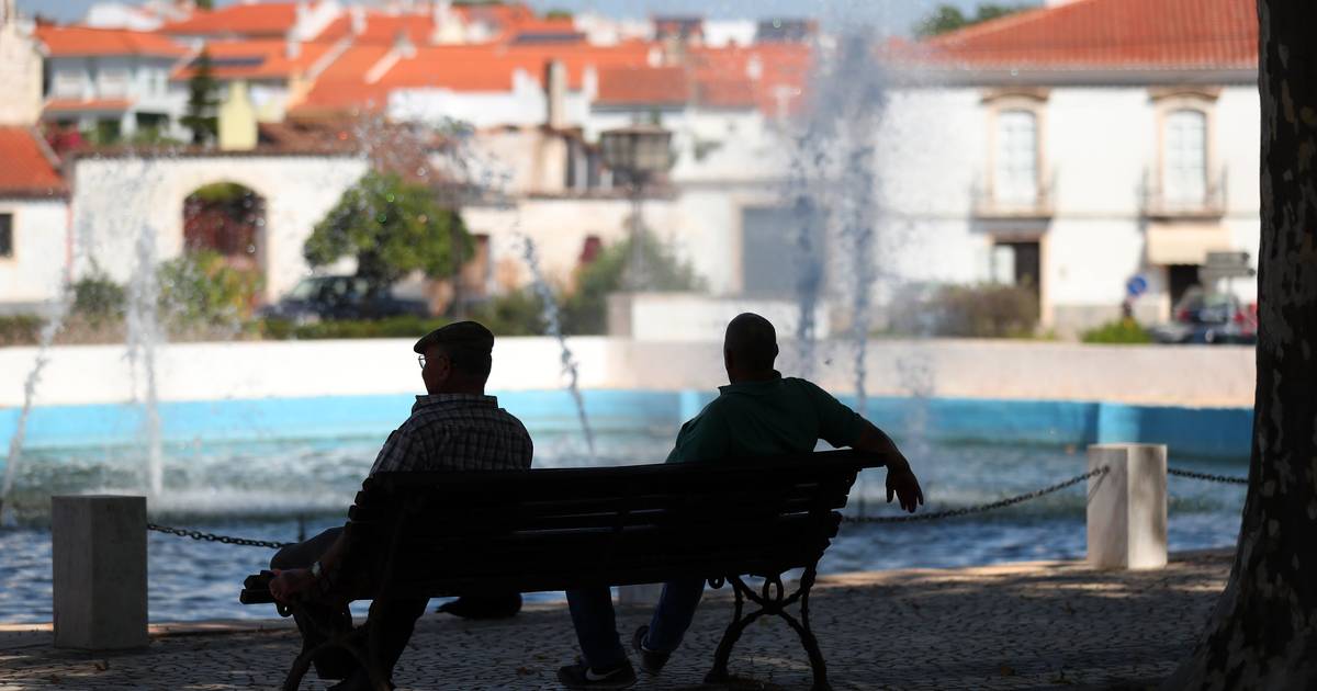 Calor: Seis distritos hoje com aviso amarelo, Castelo Branco e Évora podem chegar aos 39º