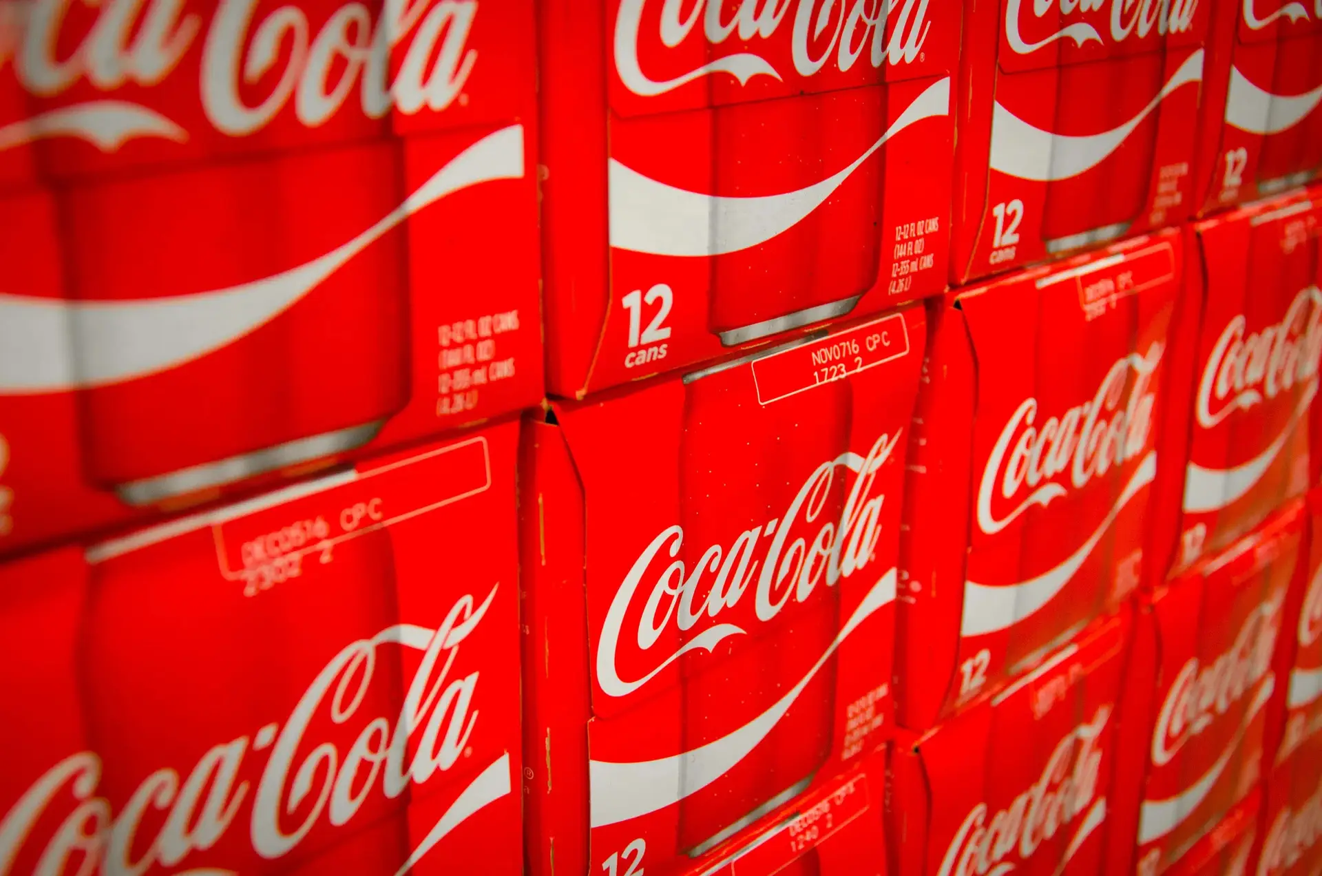 Lucro da Coca-Cola até setembro sobe para 7,6 mil milhões de euros