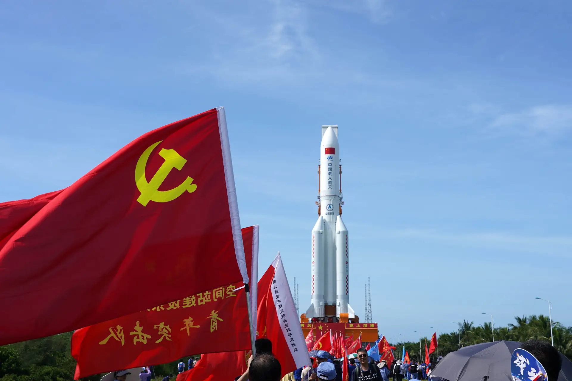 Parte de foguetão chinês reentrou descontrolado na atmosfera e cruzou espaço aéreo ibérico. Espanha suspendeu vários voos
