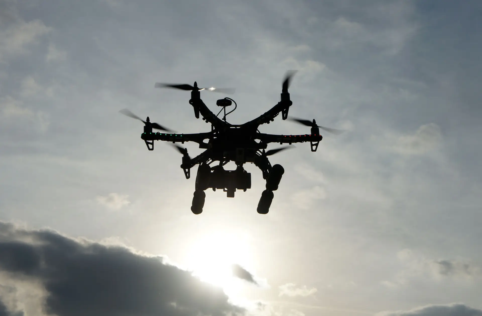 Guerra na Ucrânia: Kiev garante que destruiu 37 dos 43 drones usados em ataques russos esta segunda-feira