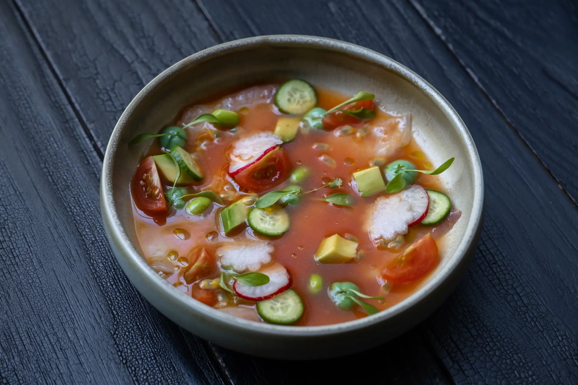 Ceviche de Peixe, maracujá e abacate