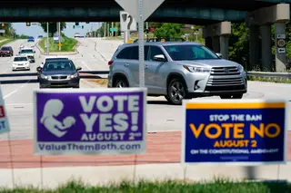 Antigo porto seguro no coração da América, o Kansas referenda o aborto (e está renhido)