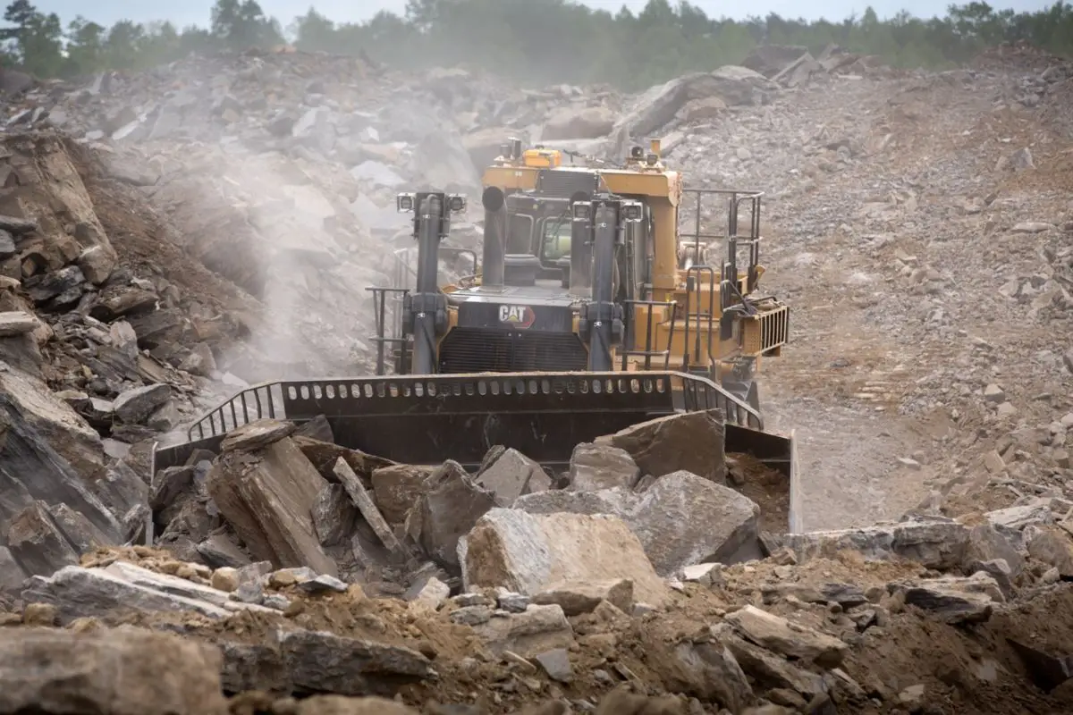 Lucro da Caterpillar sobe 9% para 3,14 mil milhões de euros até junho ...