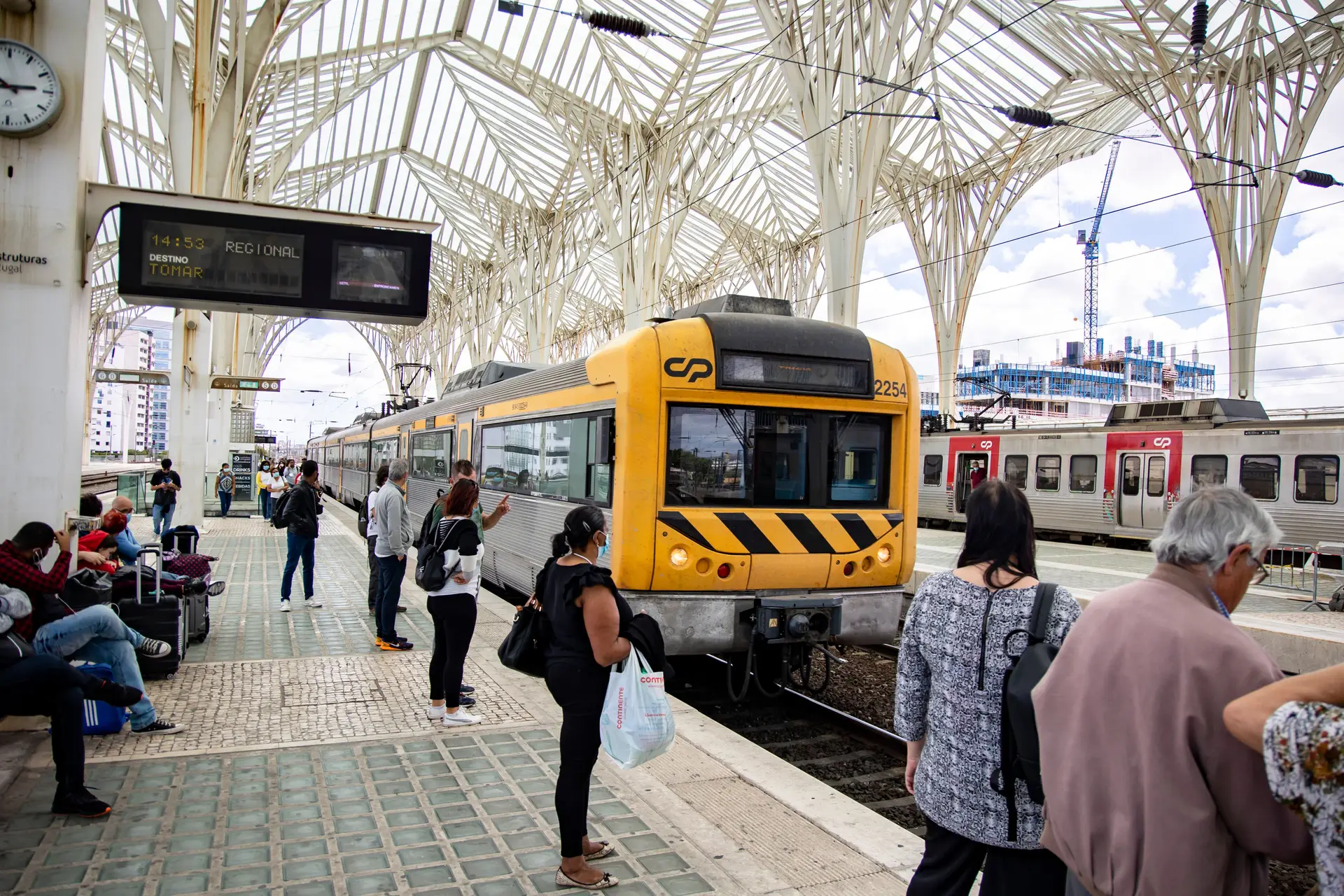 Greve na CP e IP suprime 320 comboios até às 16h00 - Expresso