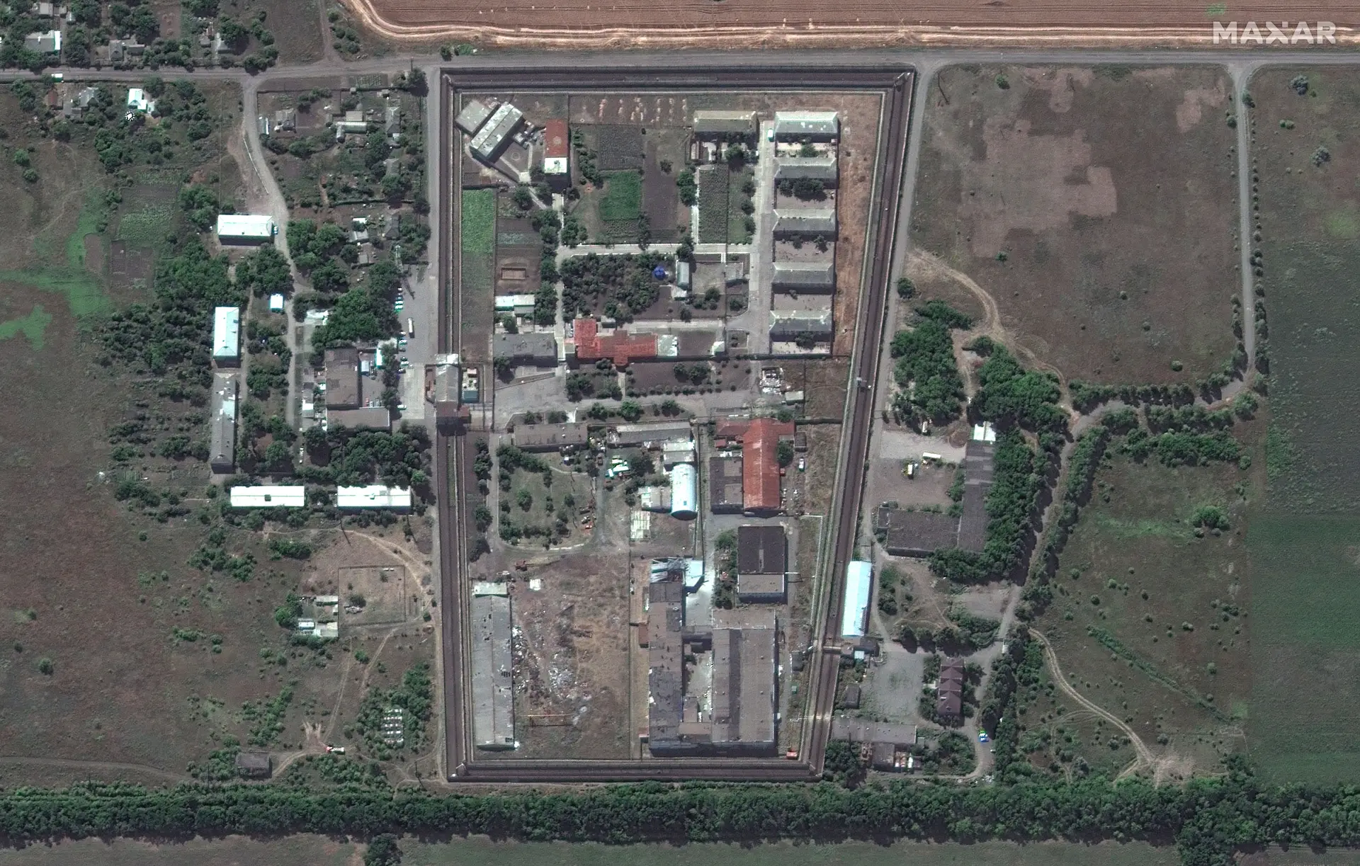 Imagem de satélite da prisão de Olenivka, em Donetsk, onde dezenas de prisioneiros de guerra ucranianos terão morrido num ataque a 29 de julho